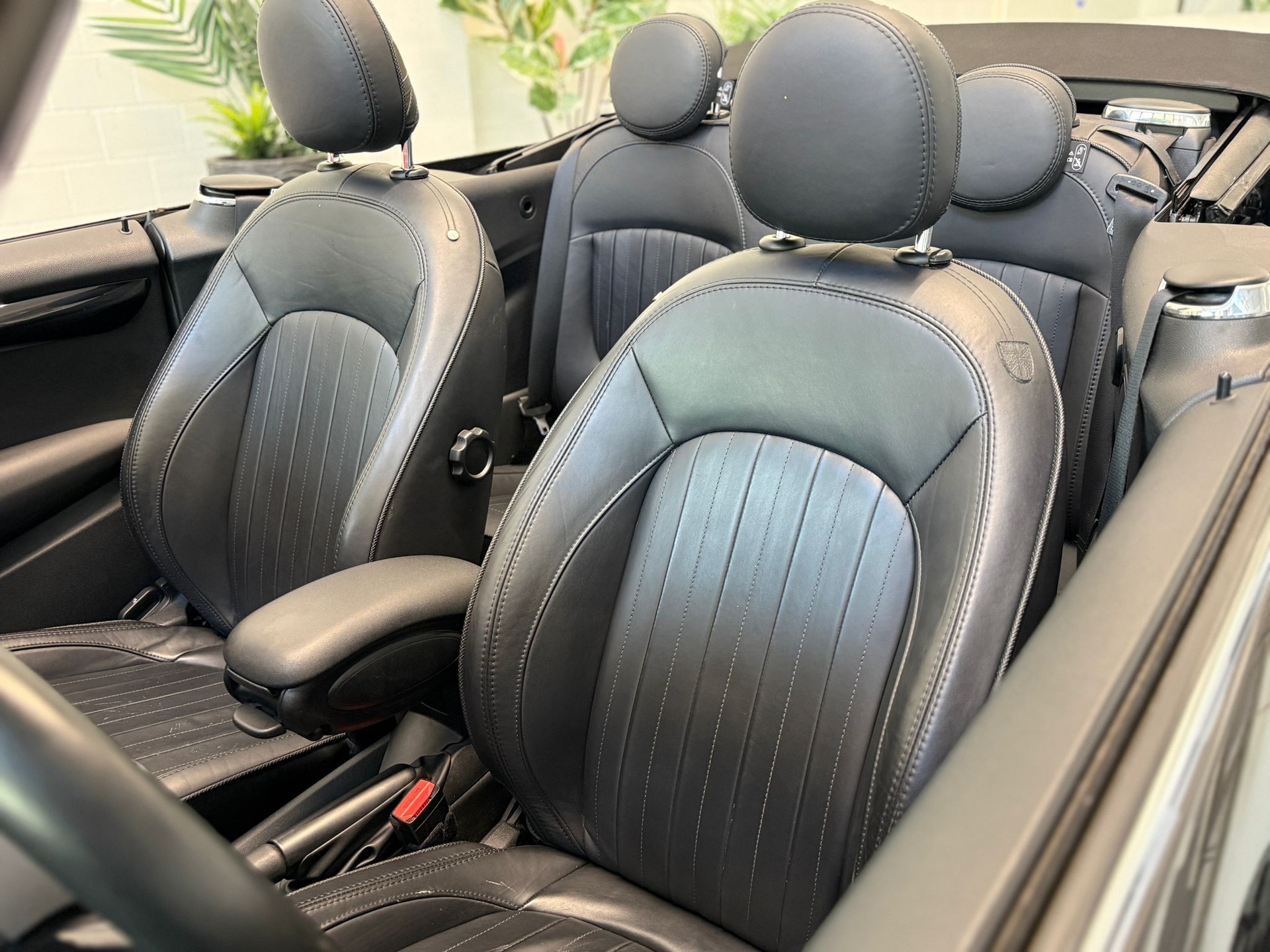 MINI Cooper SD Cabriolet Steptronic-image-22