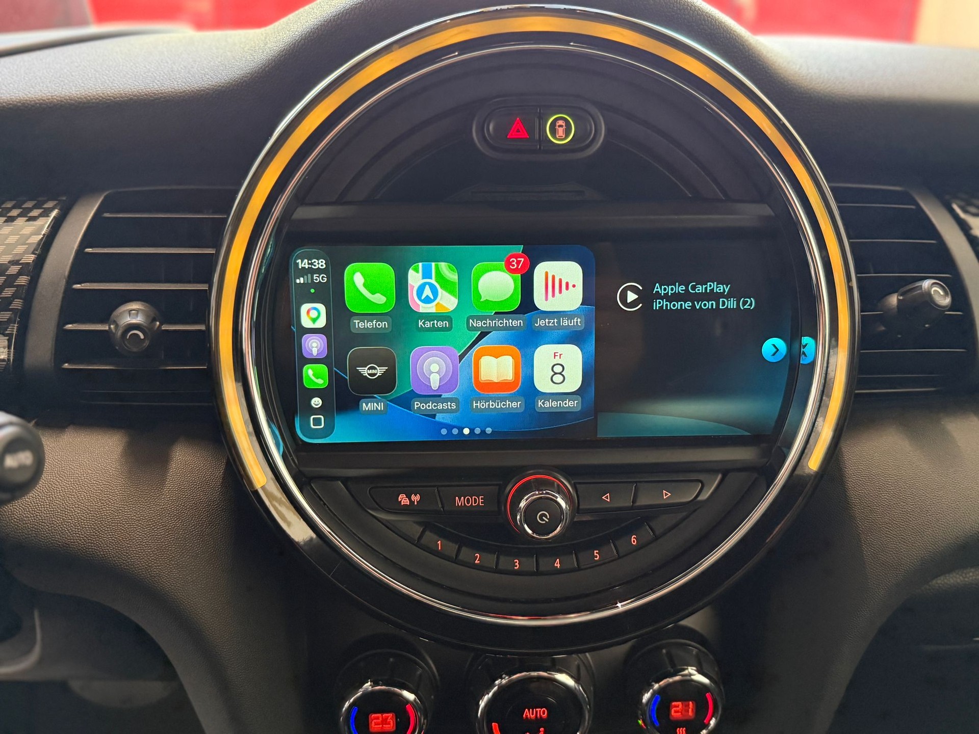 MINI Cooper SD Cabriolet Steptronic-image-11