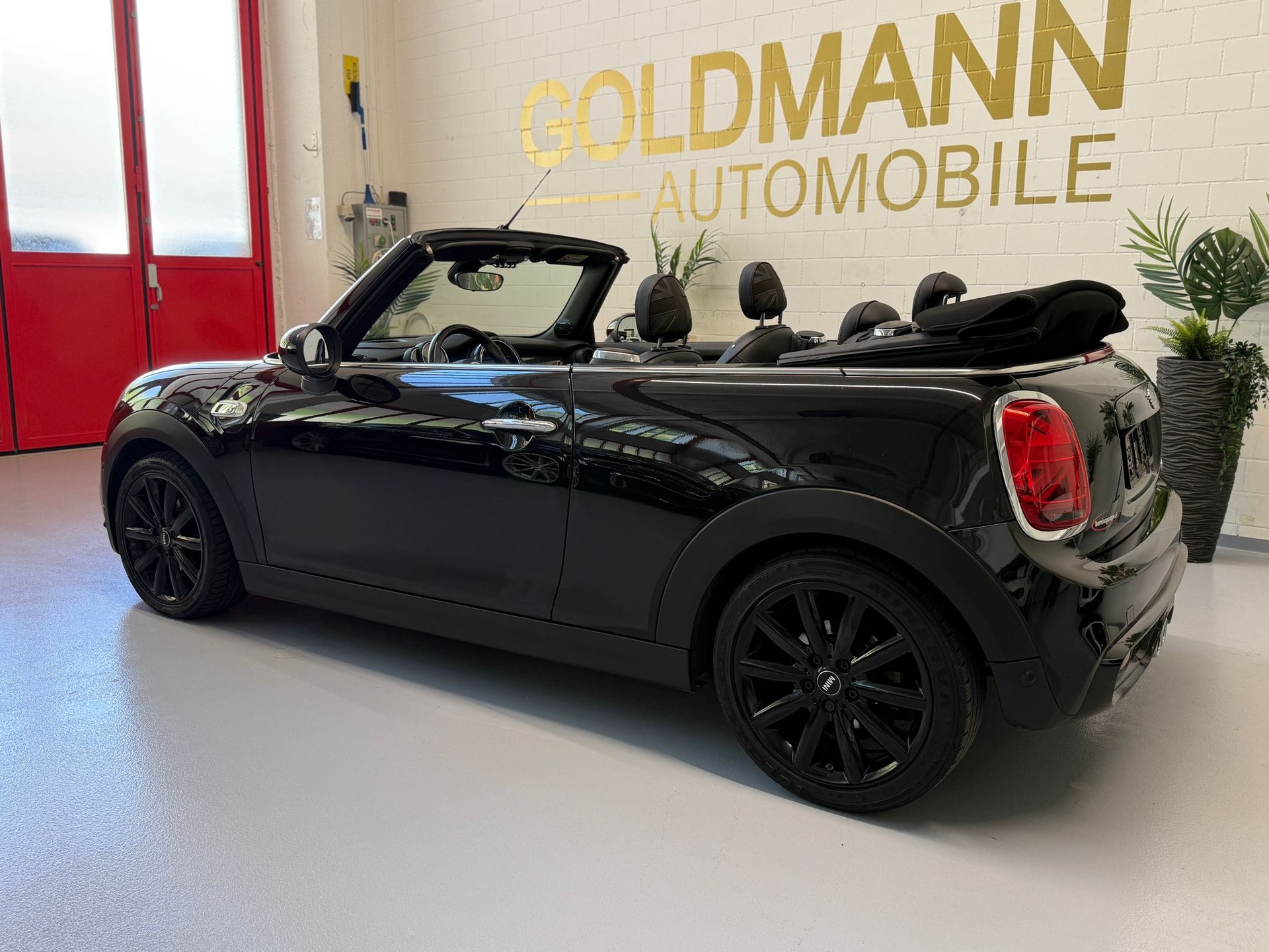 MINI Cooper SD Cabriolet Steptronic-image-13