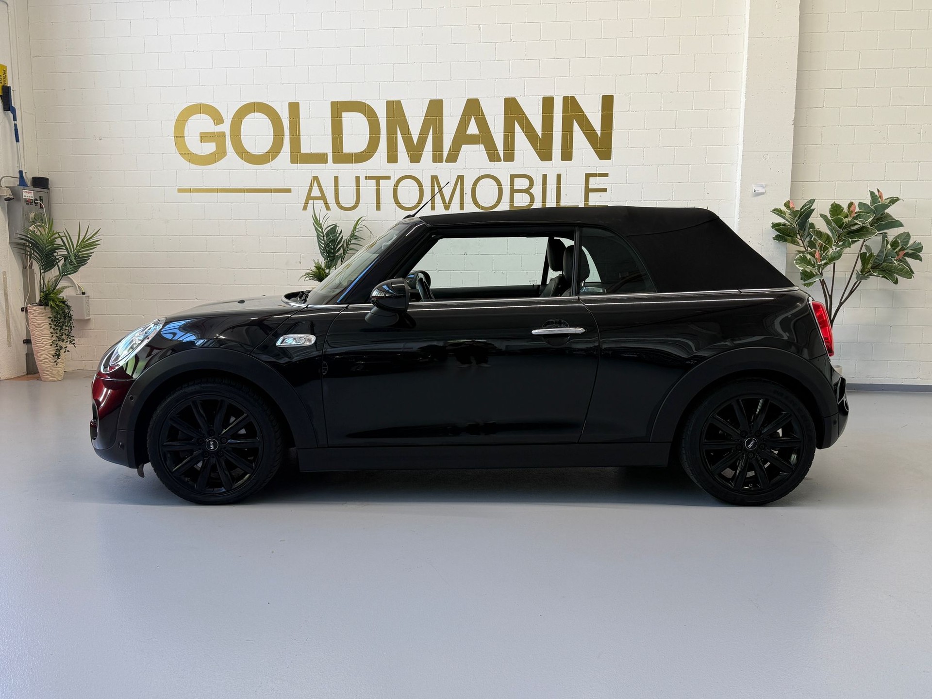 MINI Cooper SD Cabriolet Steptronic-showroom-element-2
