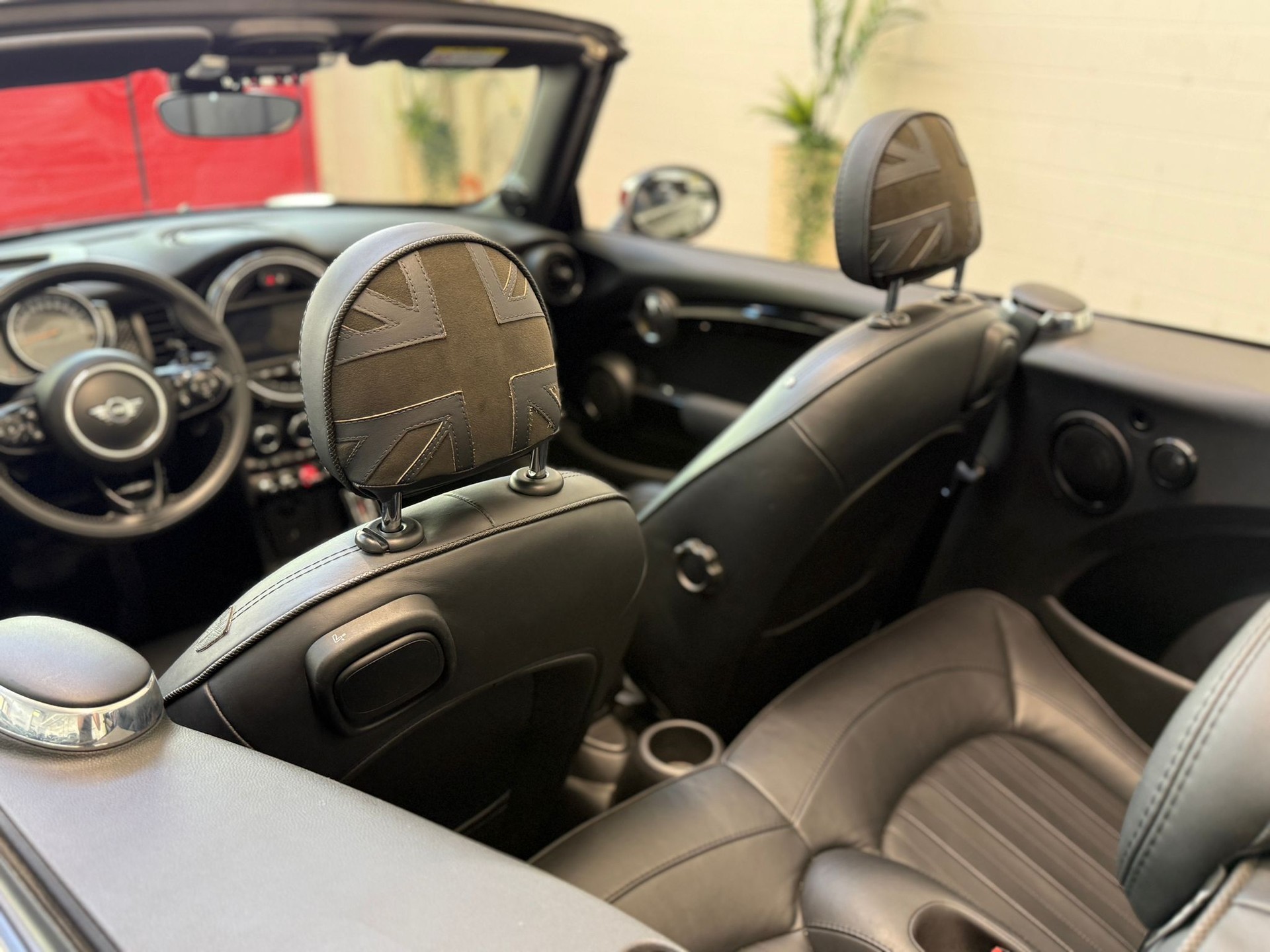 MINI Cooper SD Cabriolet Steptronic-image-15