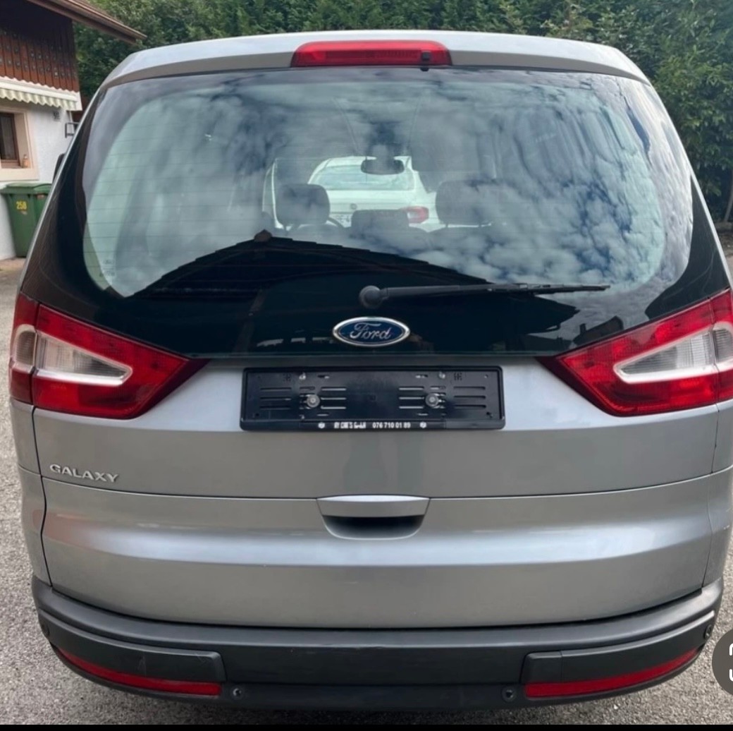FORD Galaxy 2.3i Ambiente Automatic-image-5