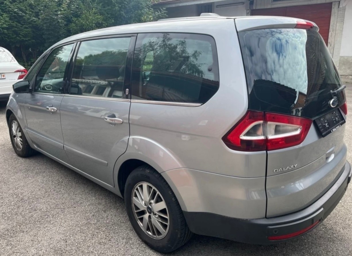 FORD Galaxy 2.3i Ambiente Automatic-image-3