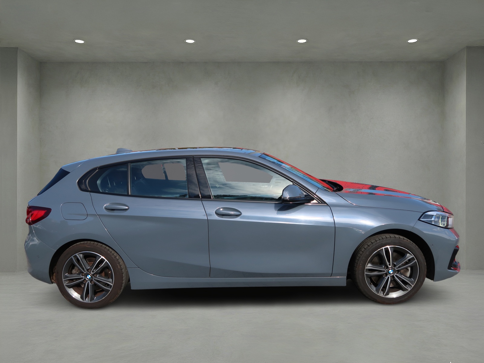 BMW 120d xDrive Steptronic Sport Line-image-5