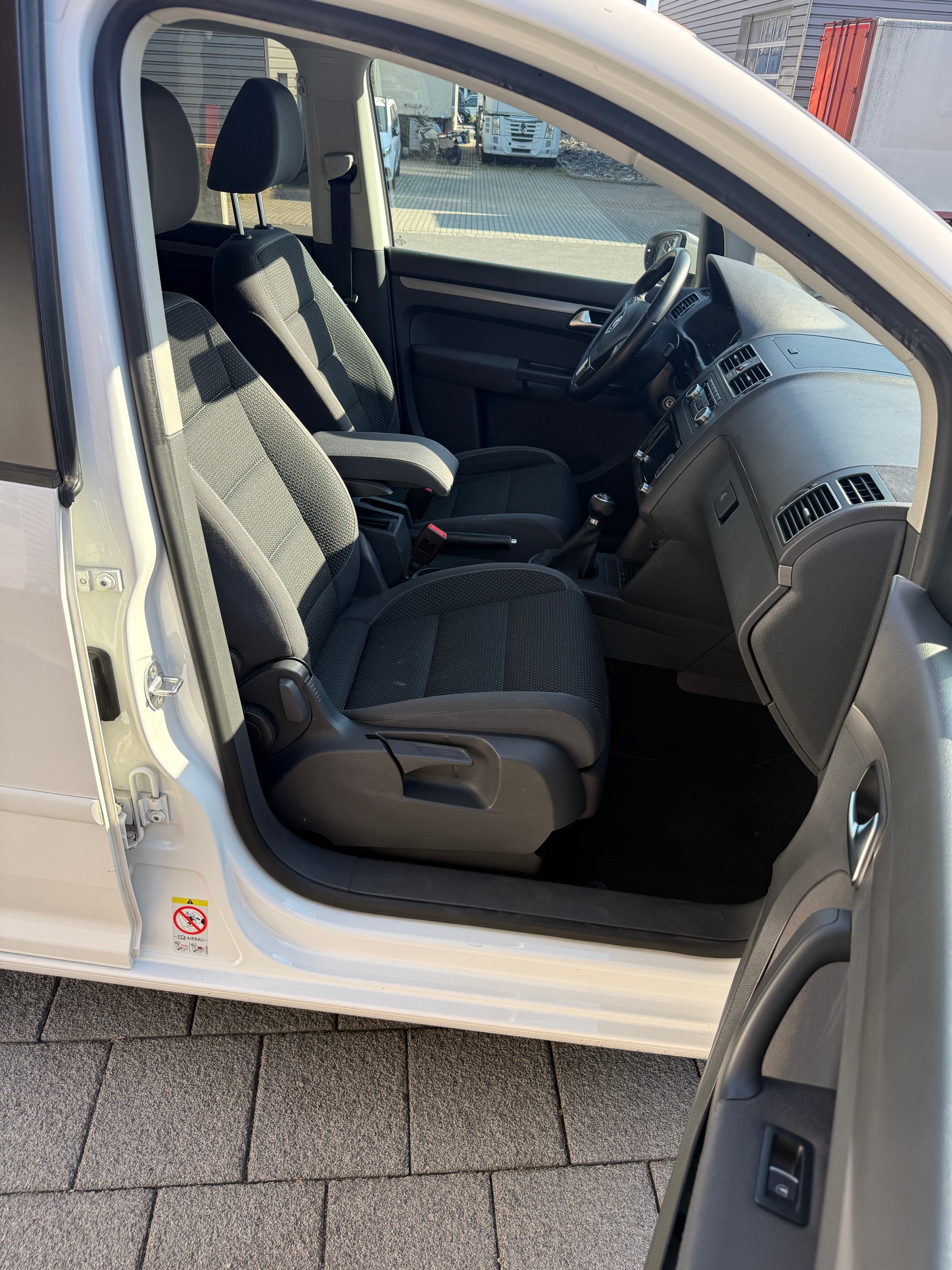 VW Touran 1.4 TSI Comfortline-image-12