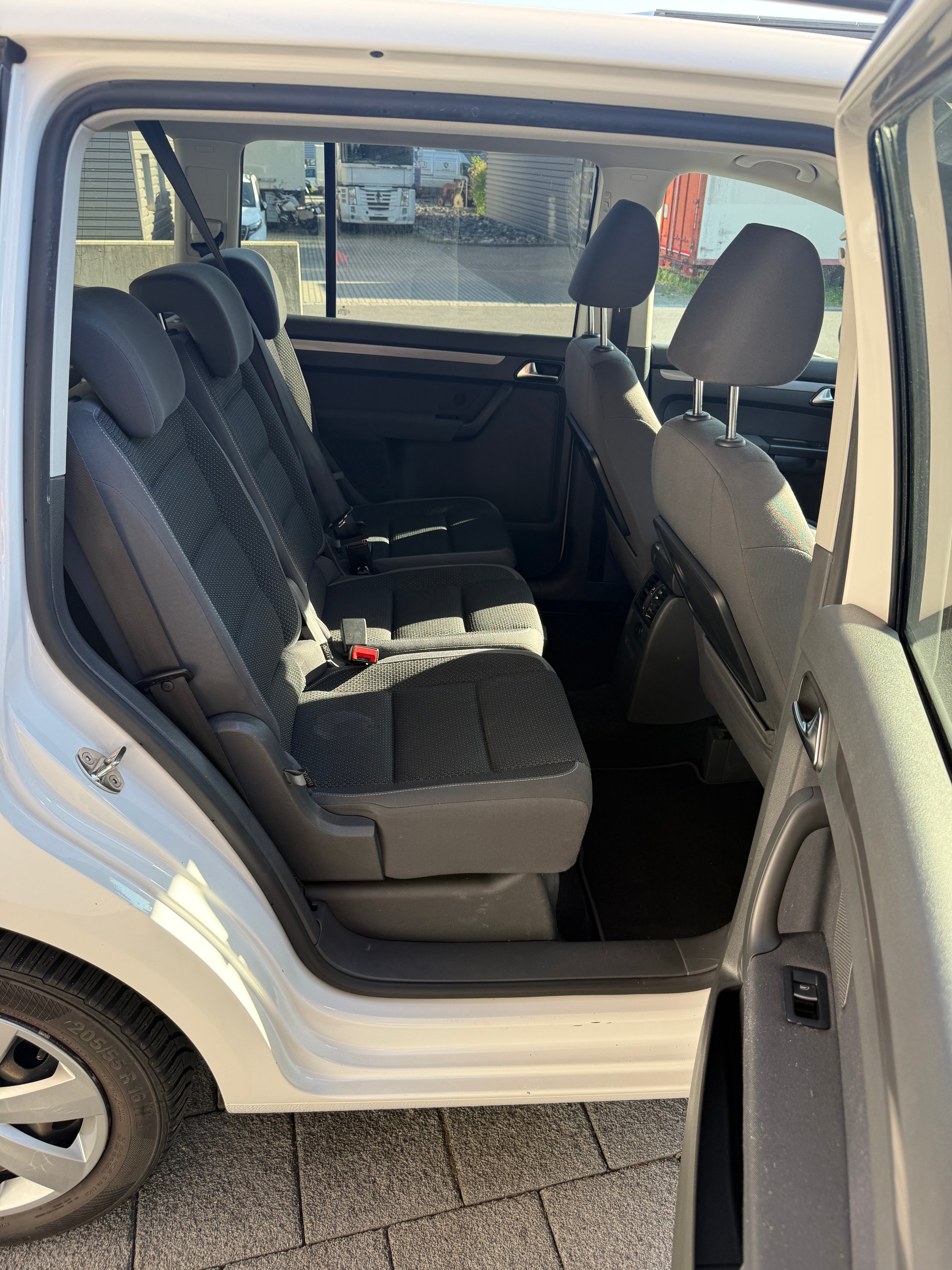 VW Touran 1.4 TSI Comfortline-image-13