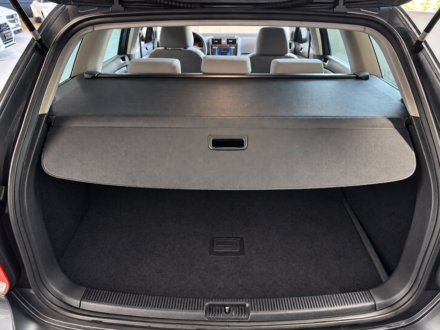 VW Golf Variant 1.4 TSI Comfortline DSG-image-23