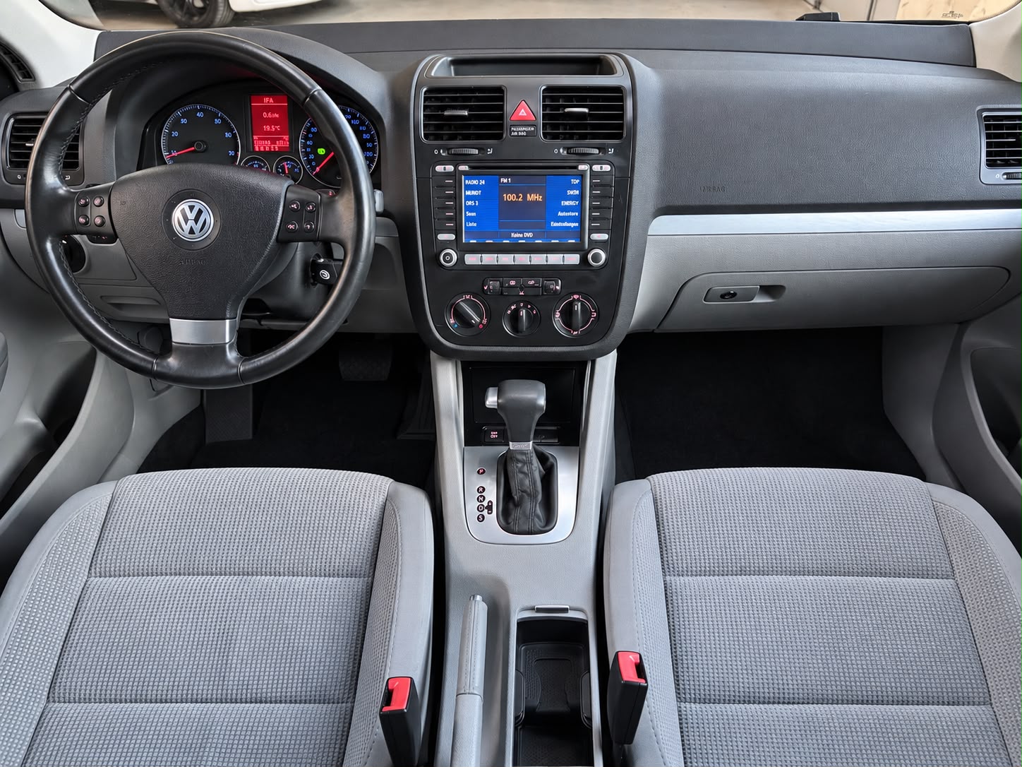 VW Golf Variant 1.4 TSI Comfortline DSG-image-12