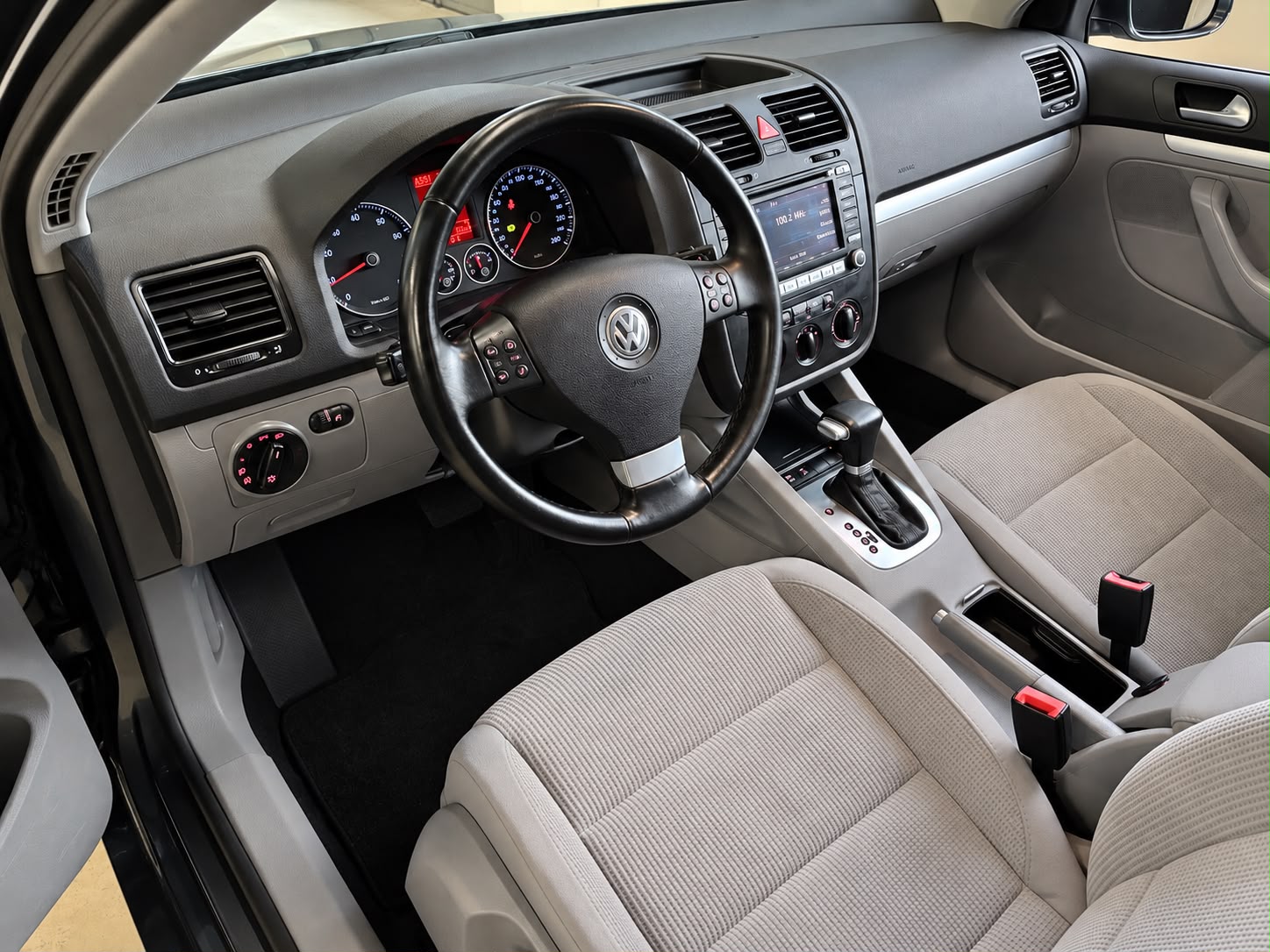 VW Golf Variant 1.4 TSI Comfortline DSG-image-17