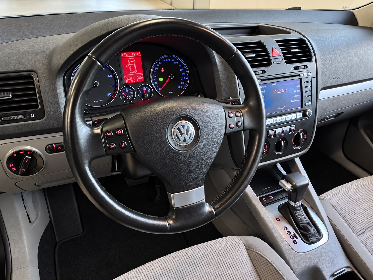 VW Golf Variant 1.4 TSI Comfortline DSG-image-15