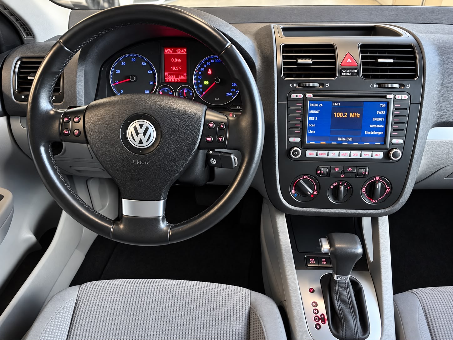 VW Golf Variant 1.4 TSI Comfortline DSG-image-13