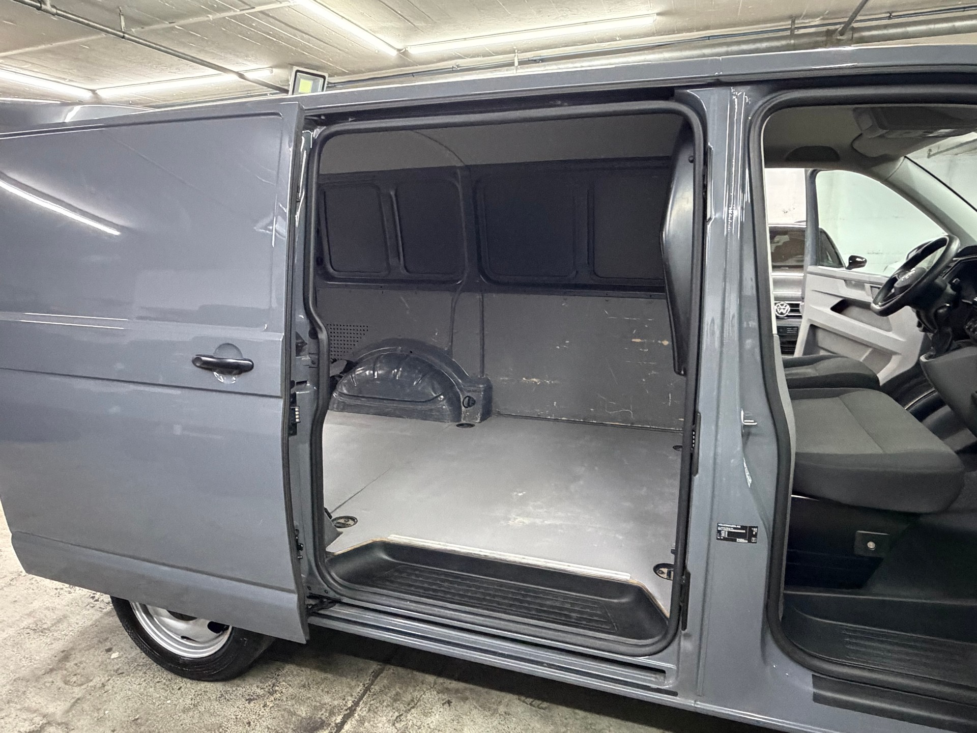 VW T6.1 2.0 Bi-TDI 4Motion DSG-image-13