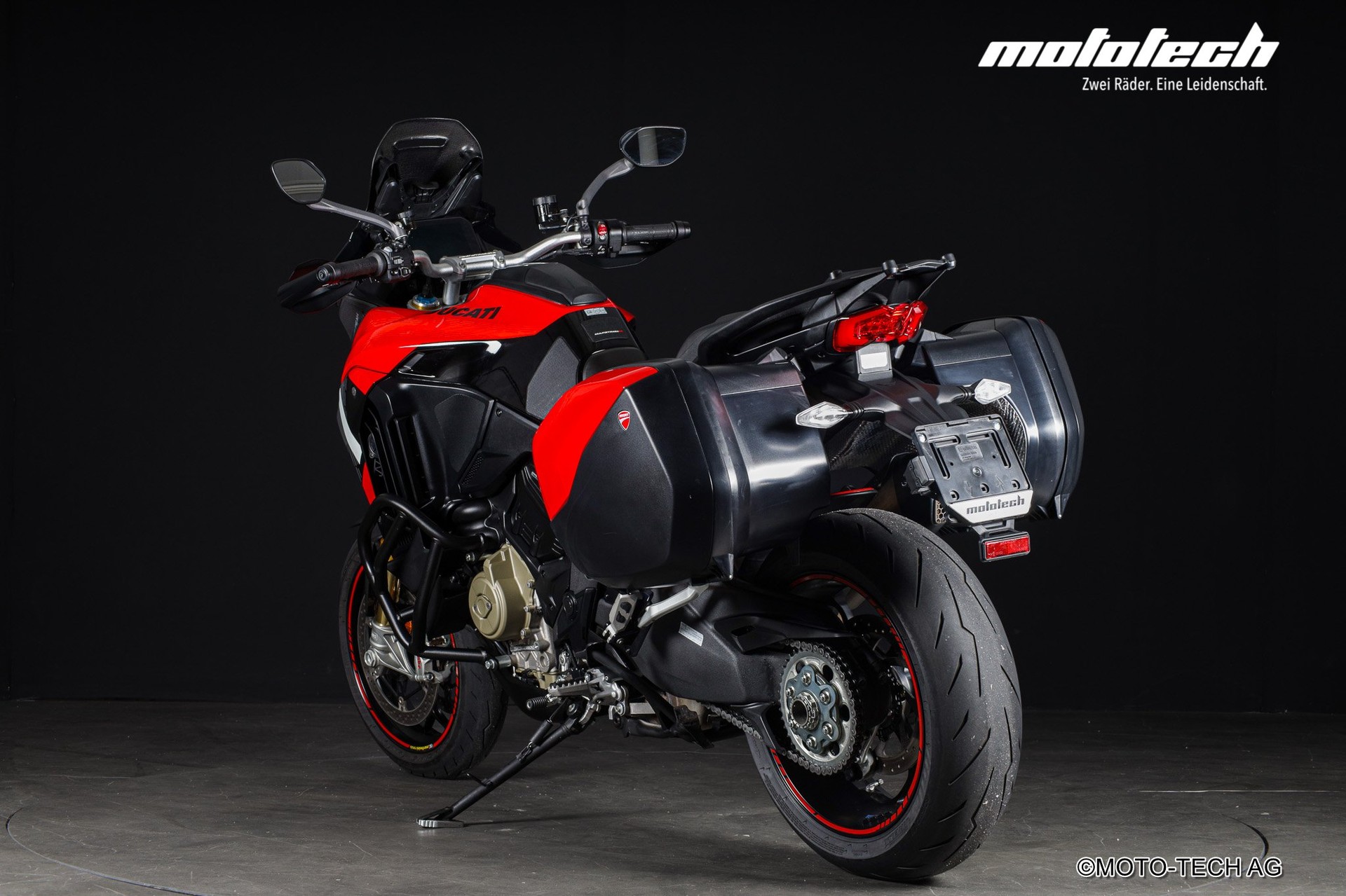 DUCATI Multistrada V4 Pikes Peak-showroom-element-3