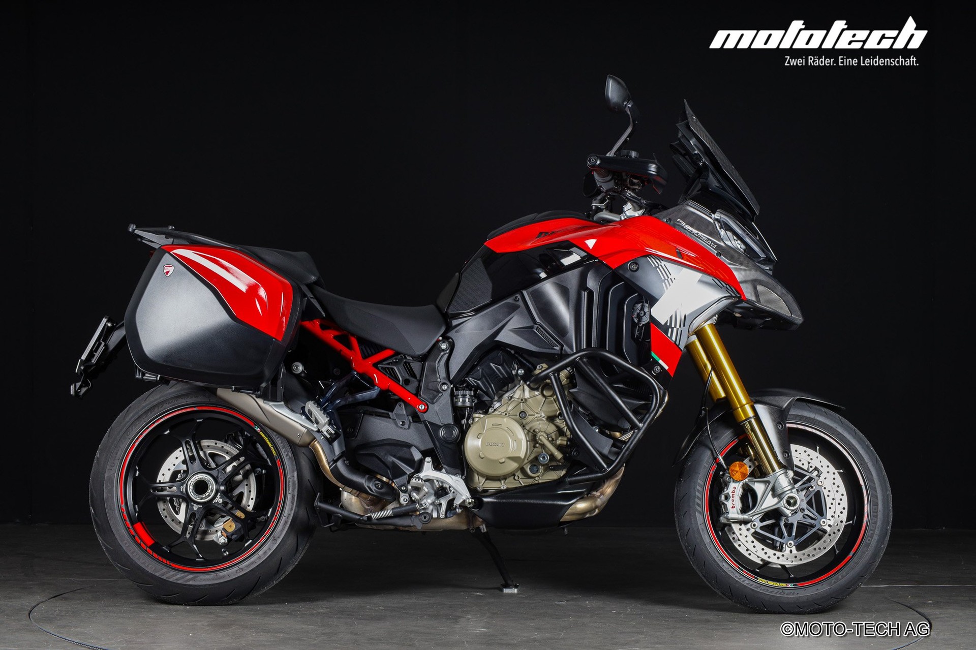 DUCATI Multistrada V4 Pikes Peak-showroom-element-1