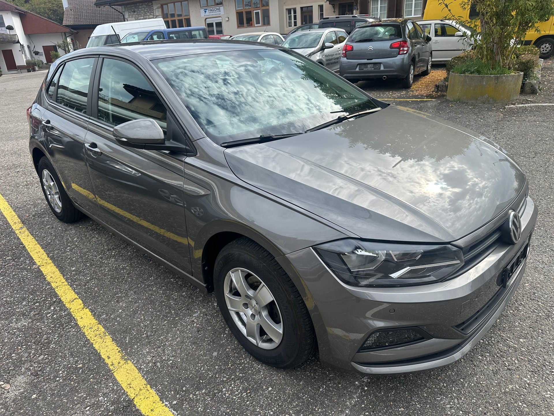 VW Polo 1.0 BMT Trendline-image-2