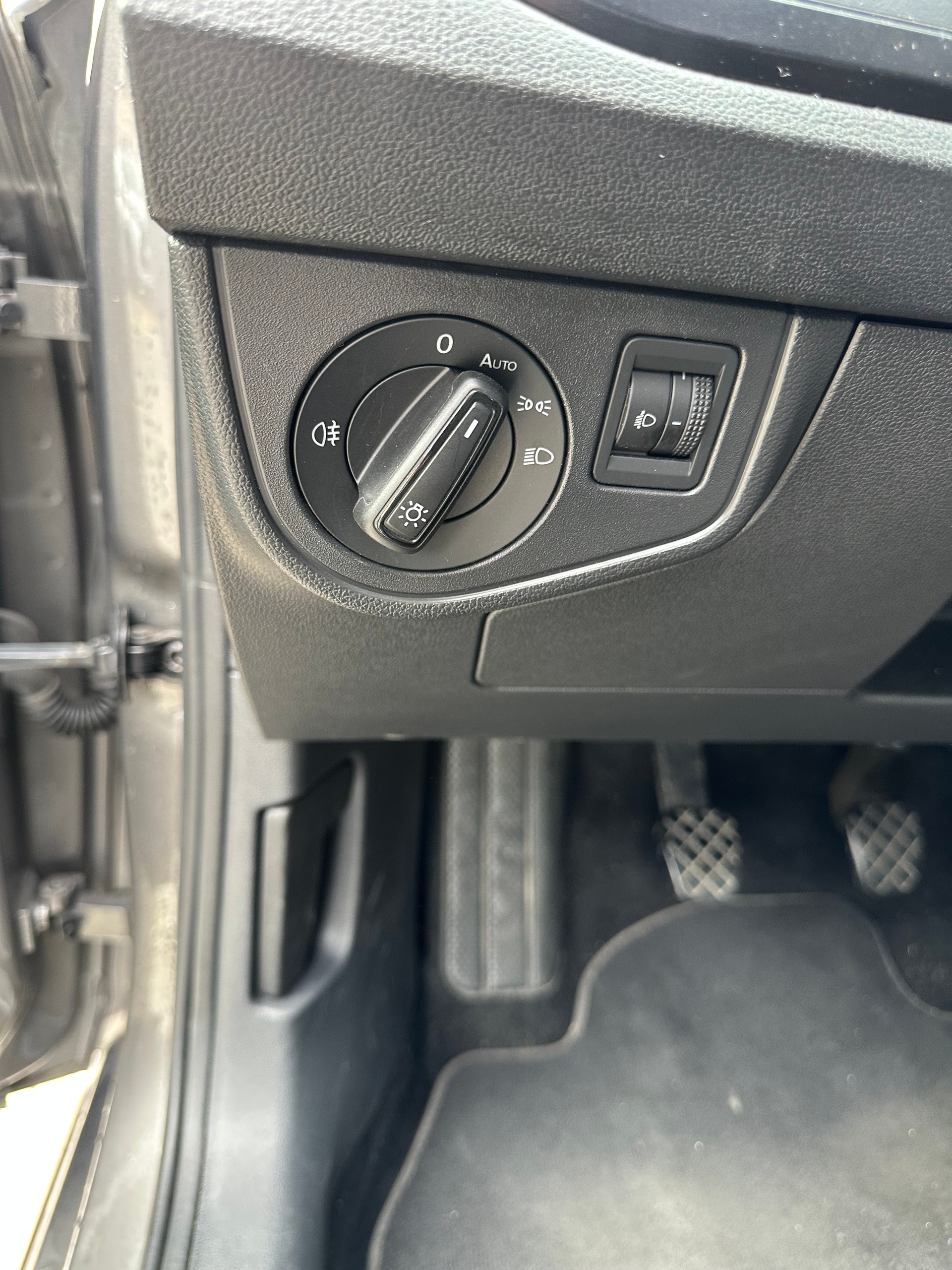 VW Polo 1.0 BMT Trendline-image-9