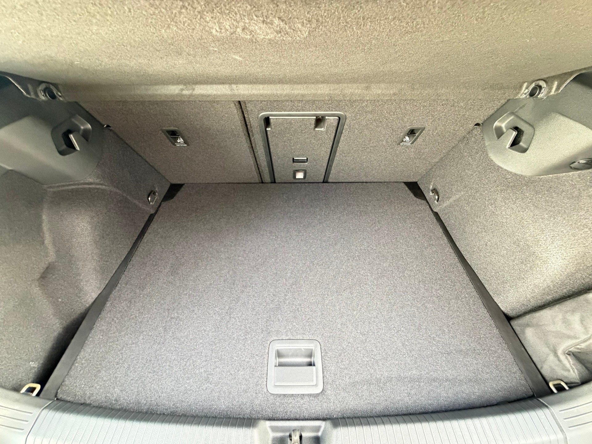 VW Golf 2.0 TSI R DSG 4 Motion-image-26