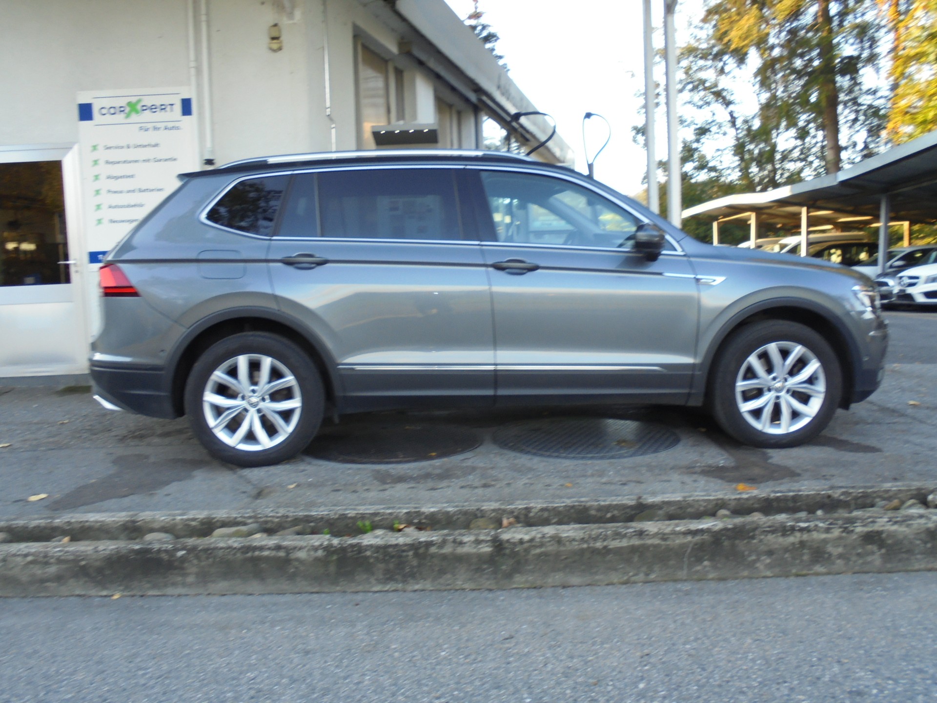 VW Tiguan Allspace 2.0 TDI SCR Highline 4Motion DSG-image-2