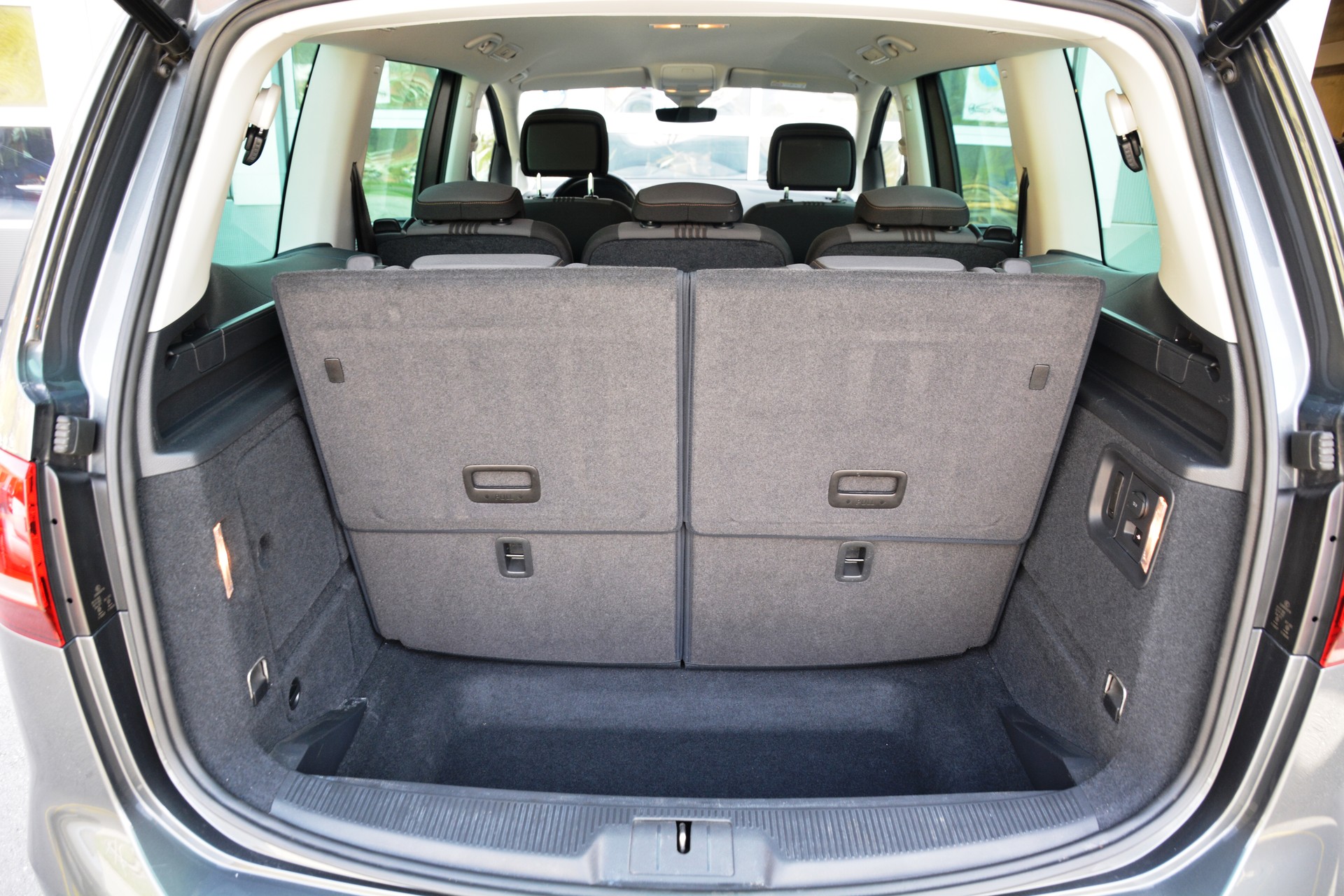 VW Sharan 2.0 TDI BMT Allstar 4Motion DSG-image-15