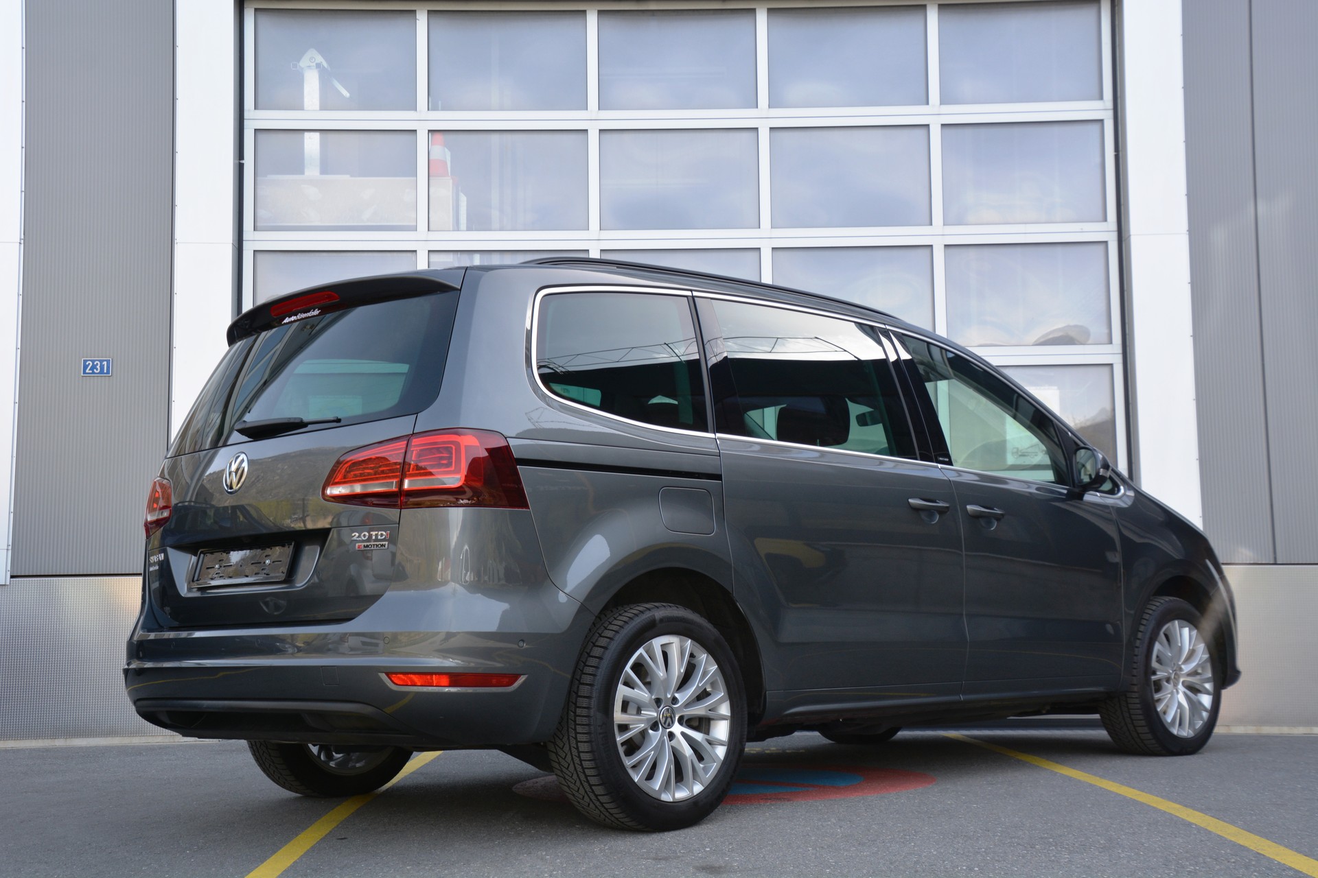 VW Sharan 2.0 TDI BMT Allstar 4Motion DSG-image-1