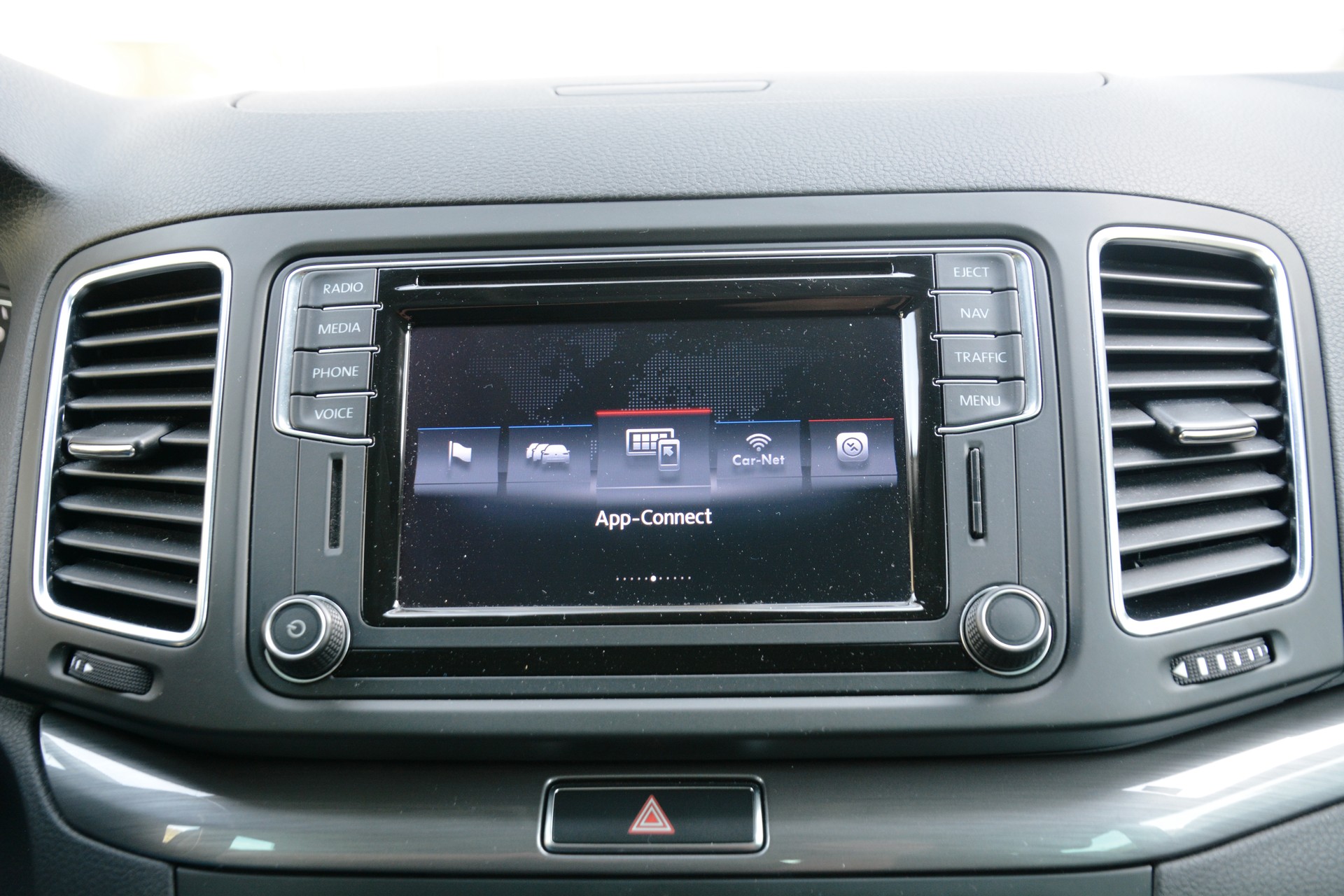 VW Sharan 2.0 TDI BMT Allstar 4Motion DSG-image-8