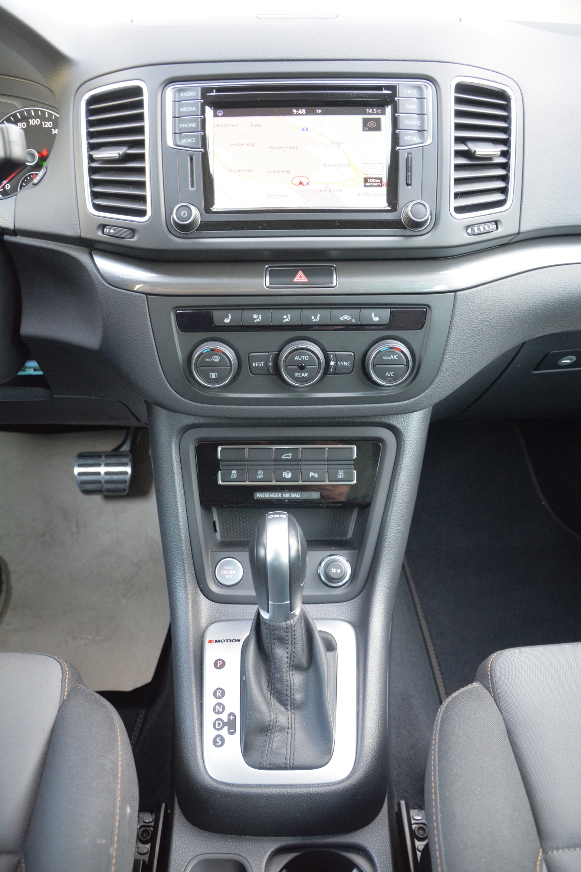 VW Sharan 2.0 TDI BMT Allstar 4Motion DSG-image-5