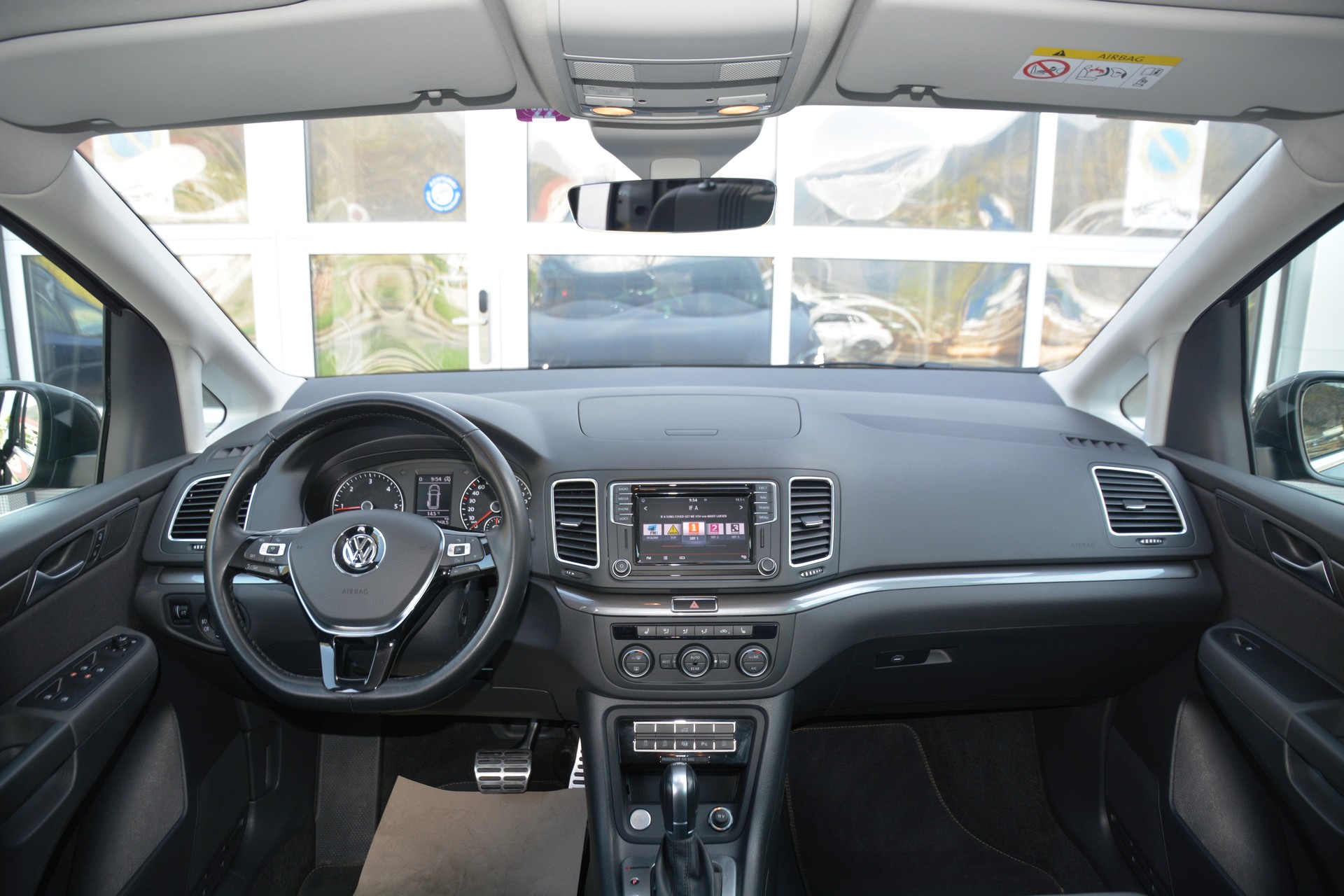 VW Sharan 2.0 TDI BMT Allstar 4Motion DSG-image-4