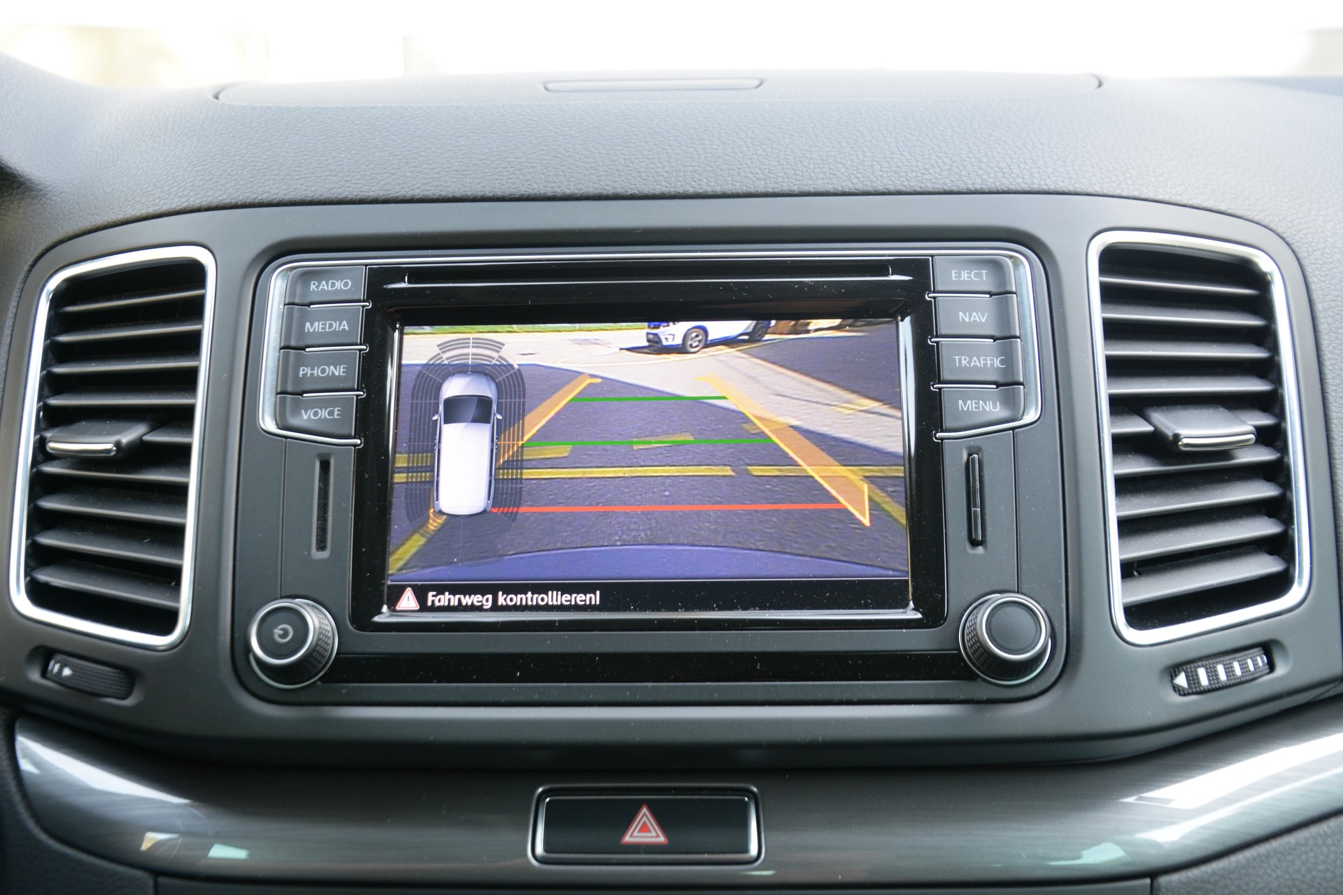 VW Sharan 2.0 TDI BMT Allstar 4Motion DSG-image-7