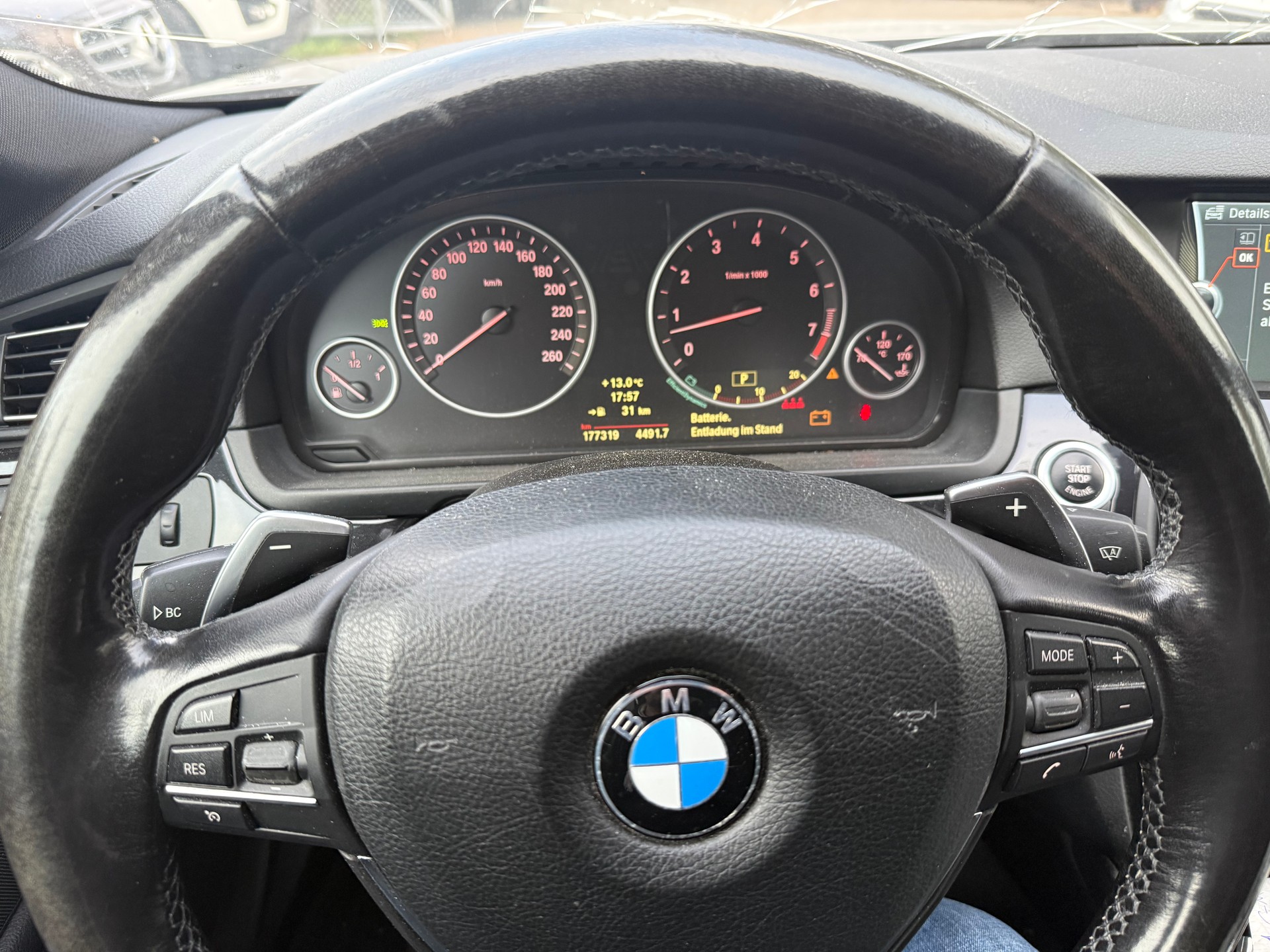 BMW 523i Touring Steptronic-image-12