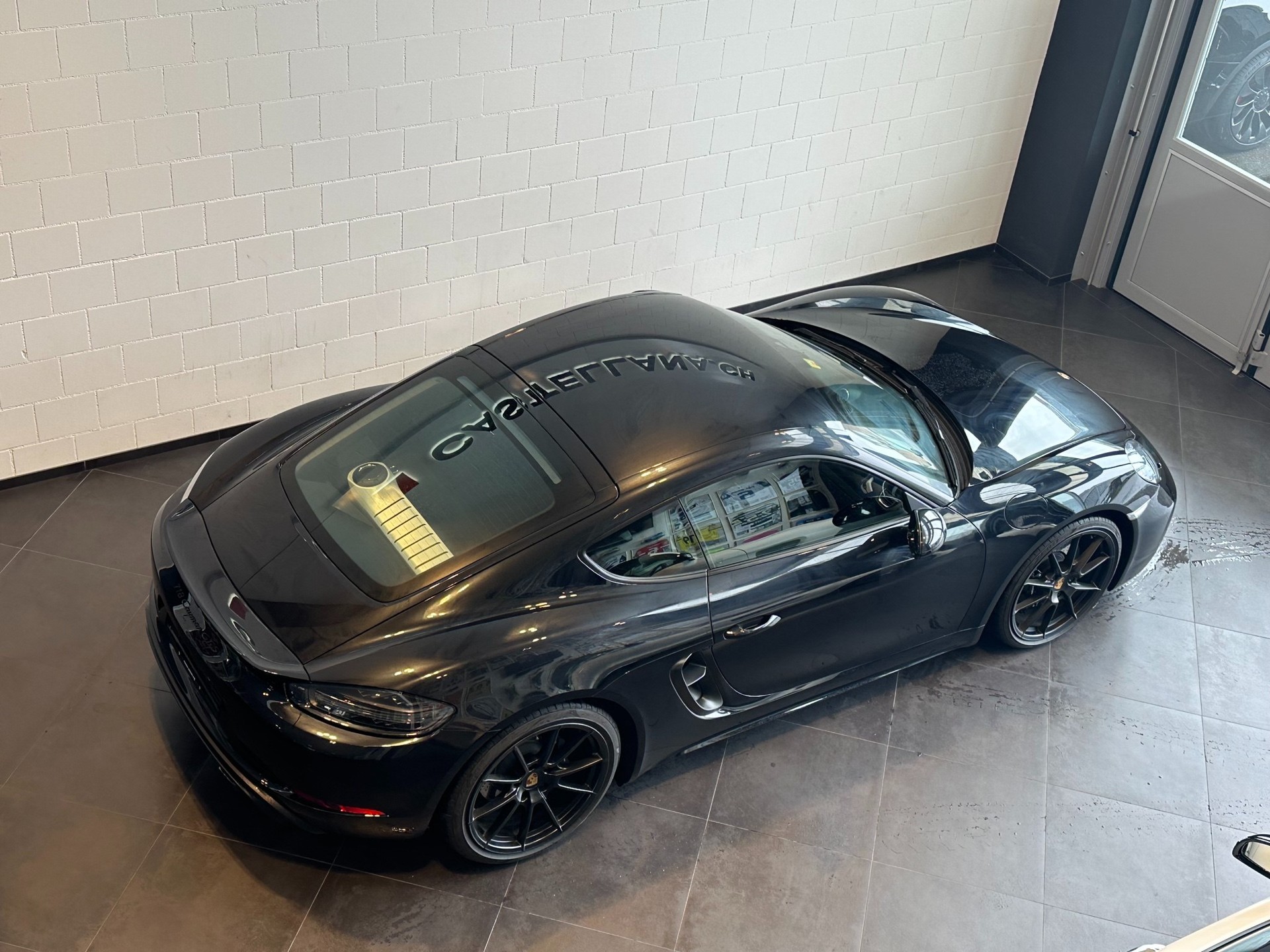 PORSCHE 718 Cayman GTS 4.0-image-4