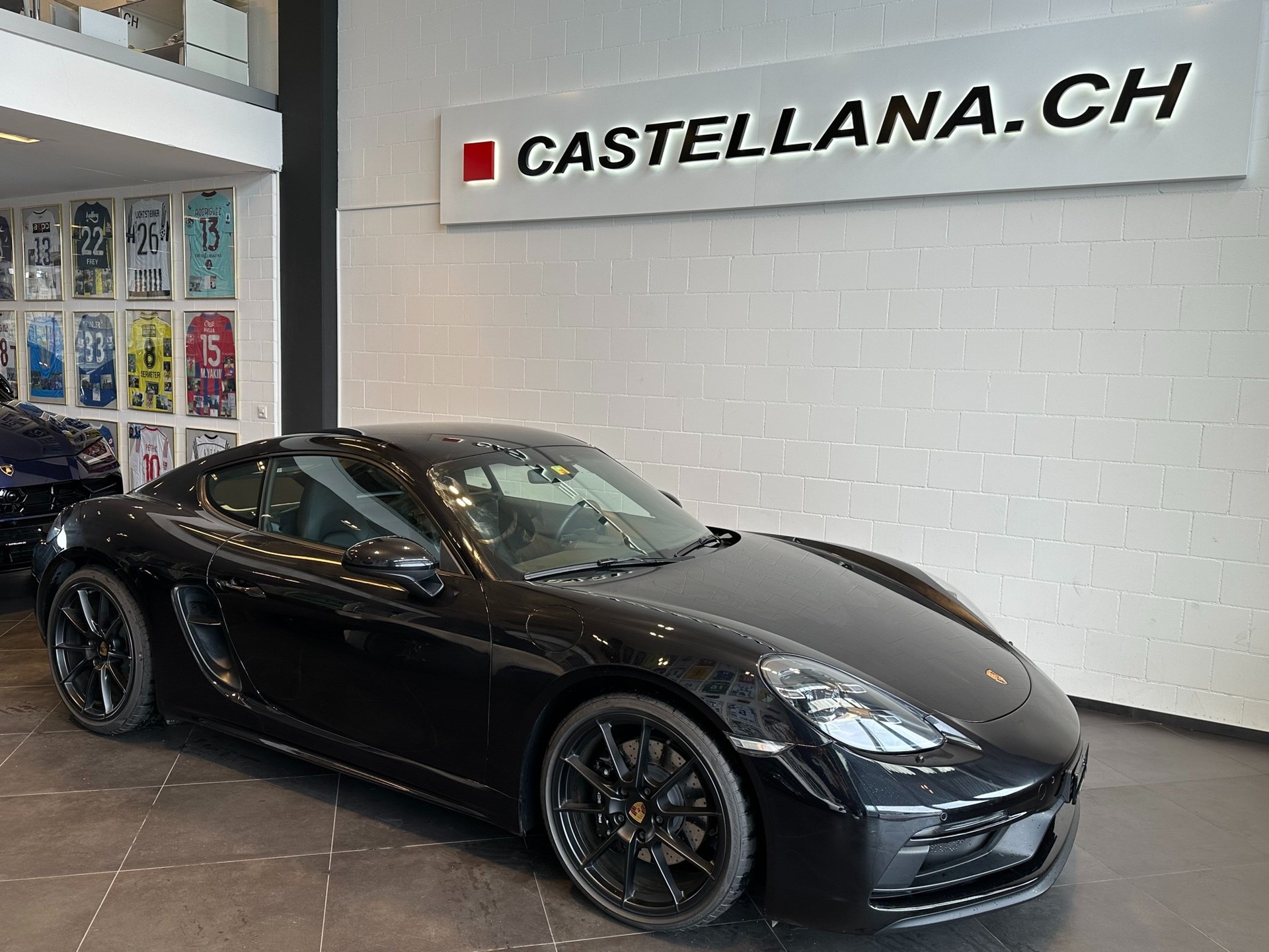 PORSCHE 718 Cayman GTS 4.0-image-0