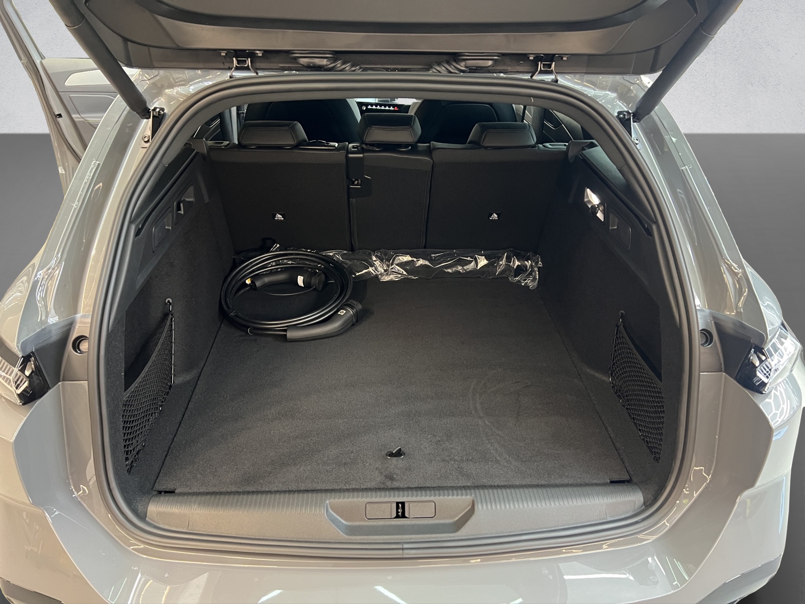 PEUGEOT 308 SW 1.6 PHEV 225 GT-image-7