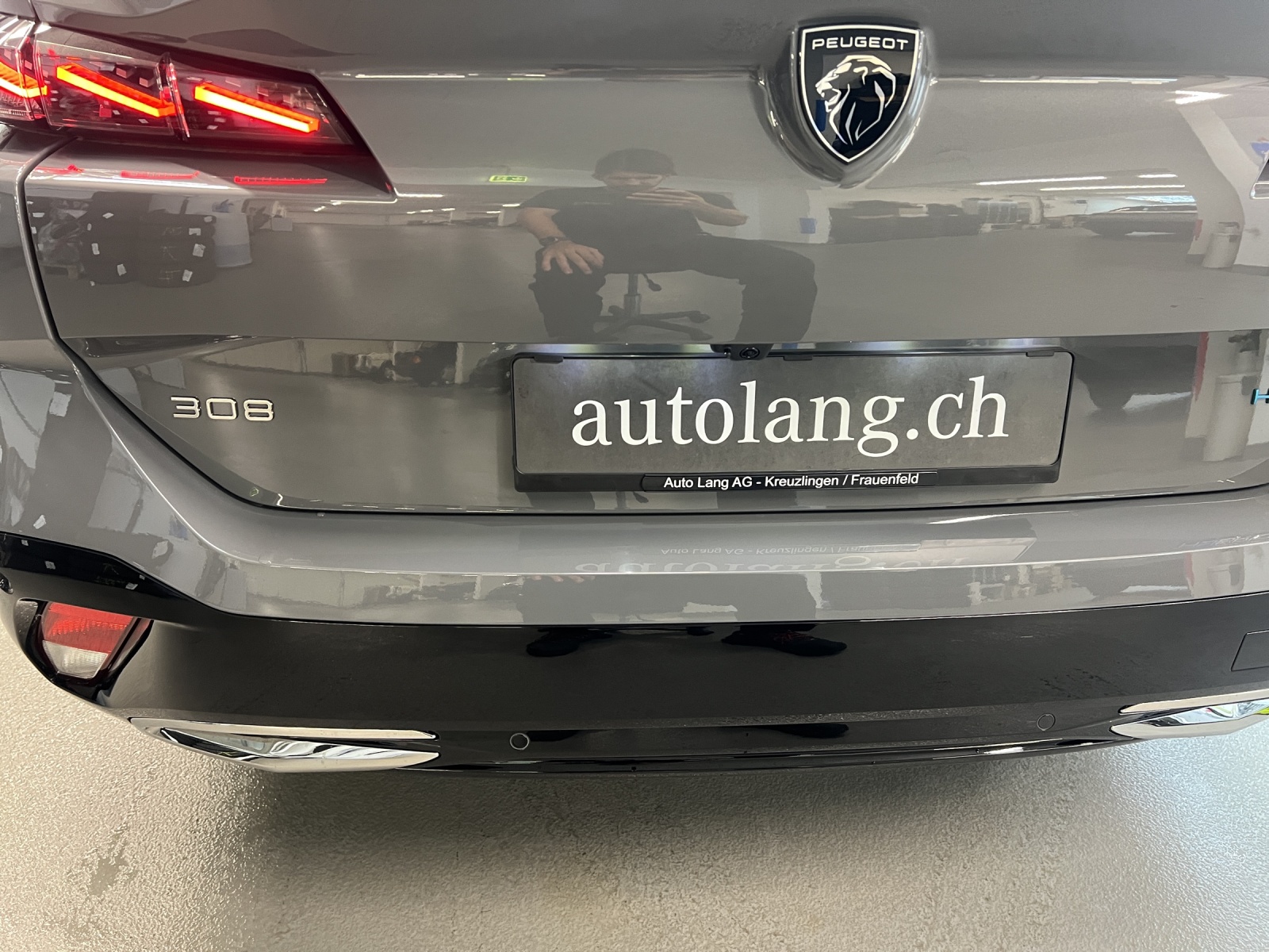 PEUGEOT 308 SW 1.6 PHEV 225 GT-image-5