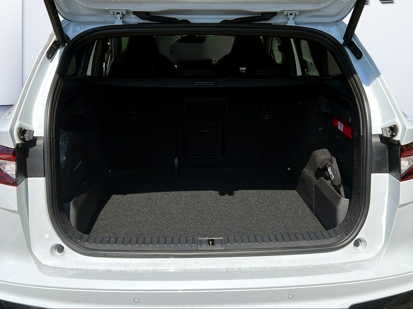 SKODA Enyaq 85x Sportline 4x4-image-9