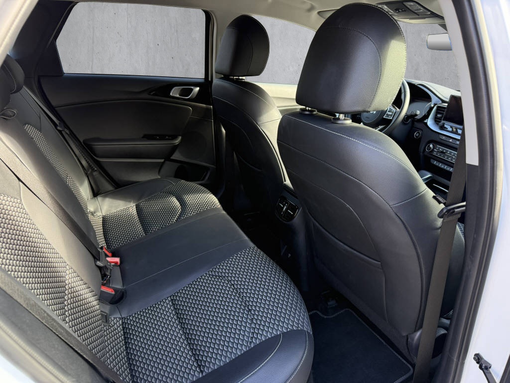 KIA Ceed SW 1.6 GDi Plug-in Hybrid Style-image-11