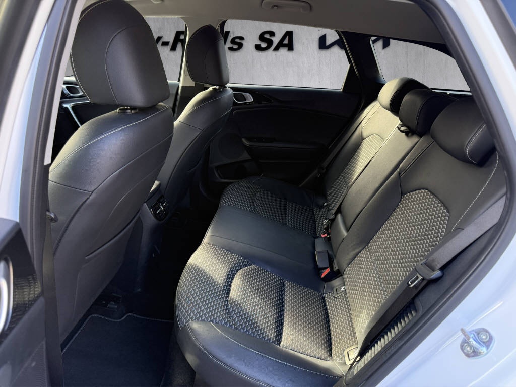 KIA Ceed SW 1.6 GDi Plug-in Hybrid Style-image-10