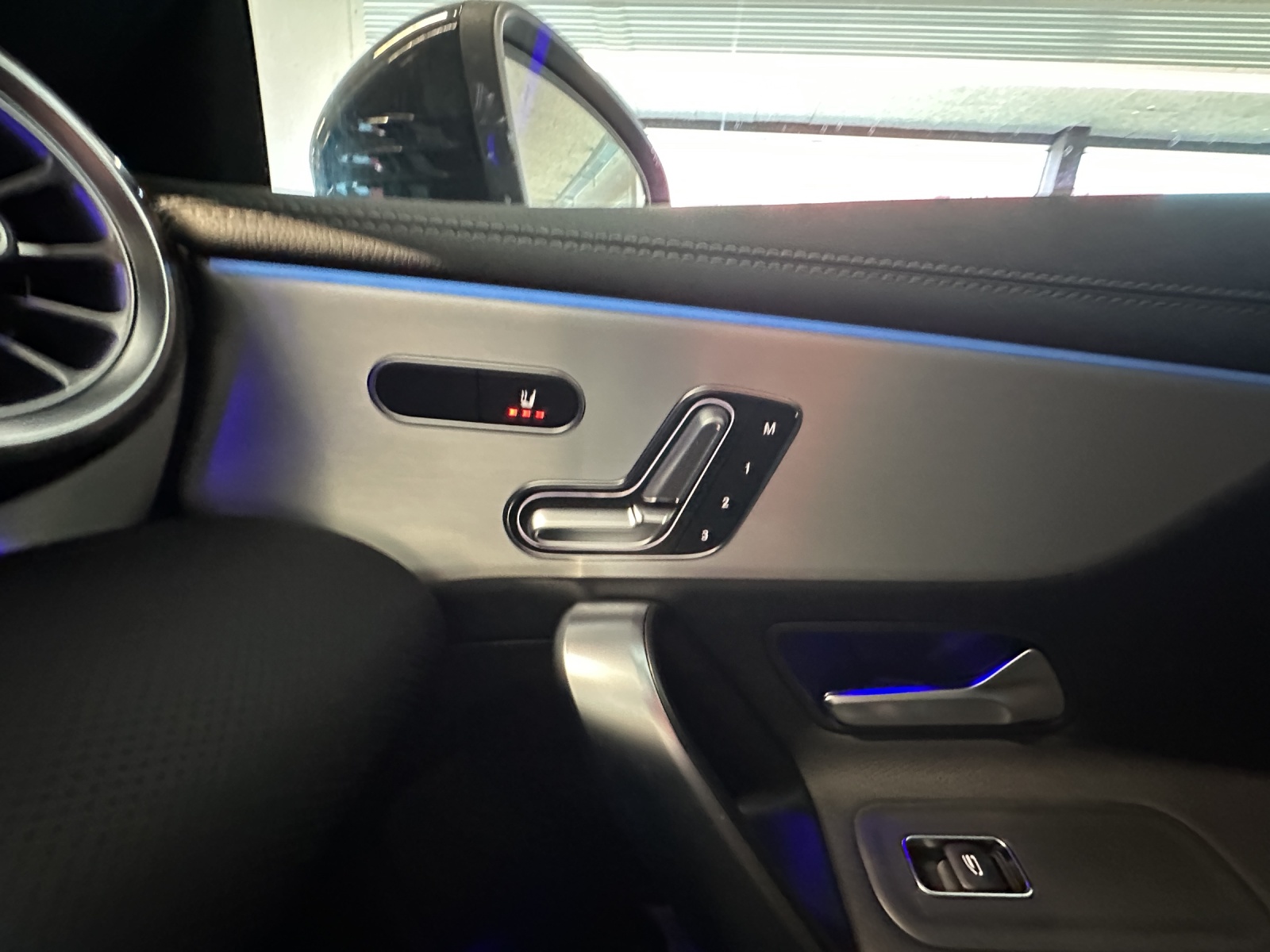 MERCEDES-BENZ CLA Shooting Brake 250 4Matic 8G-DCT-image-14
