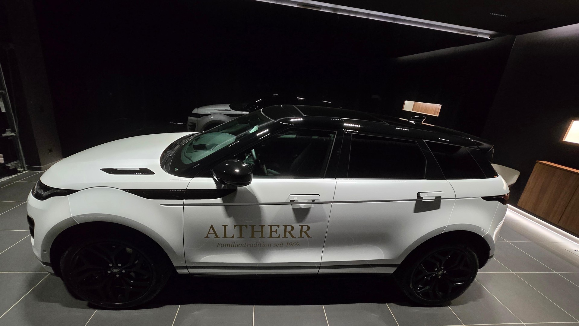 LAND ROVER Range Rover Evoque 2.0 D 200 Autobiography-image-1