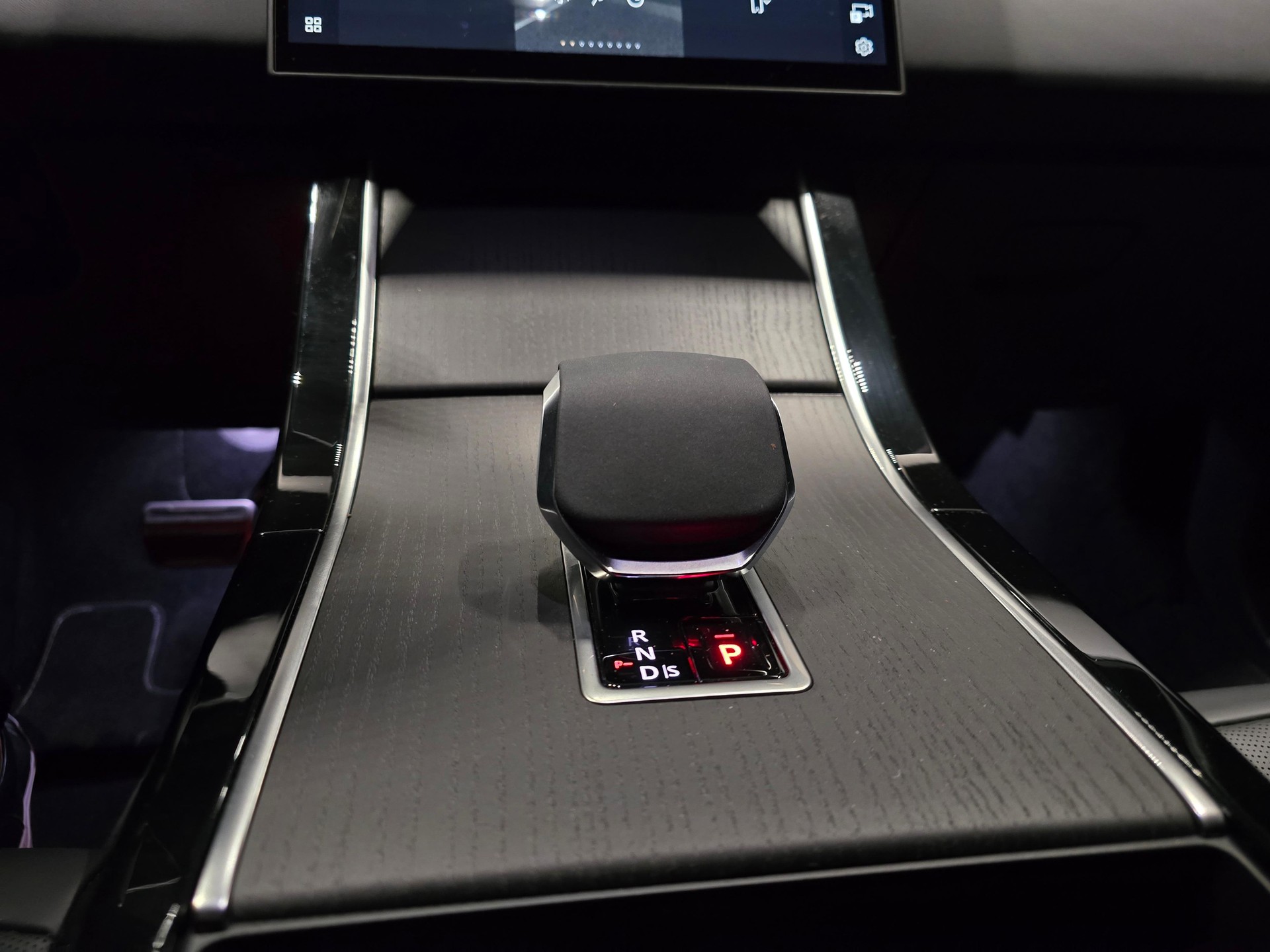 LAND ROVER Range Rover Evoque 2.0 D 200 Autobiography-image-14