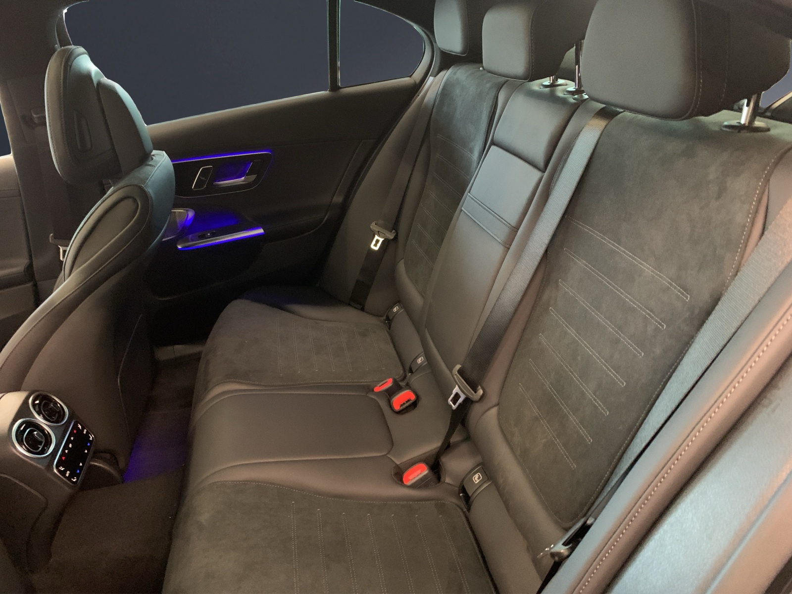 MERCEDES-BENZ C 400e 4 Matic-image-10