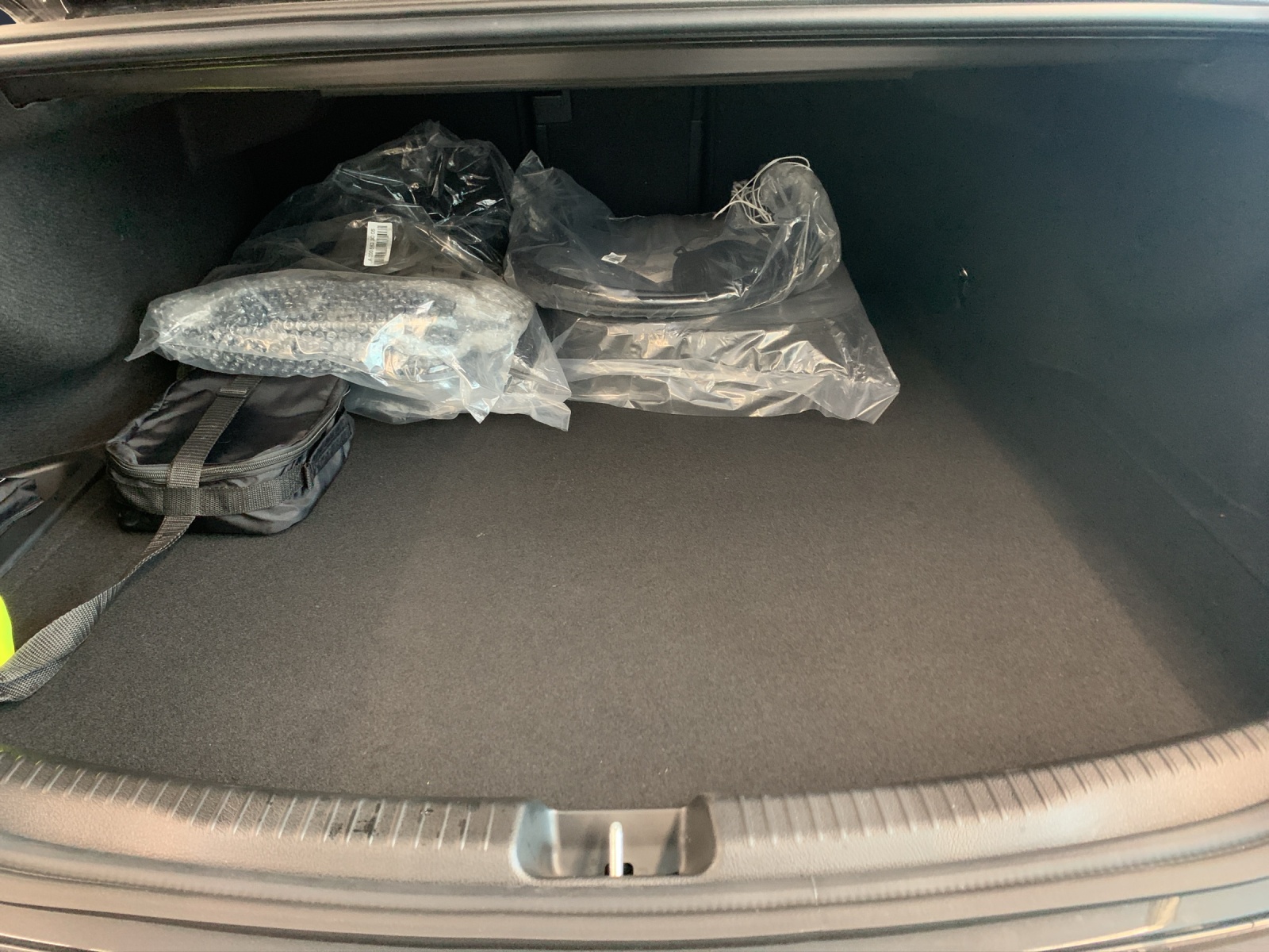 MERCEDES-BENZ C 400e 4 Matic-image-11
