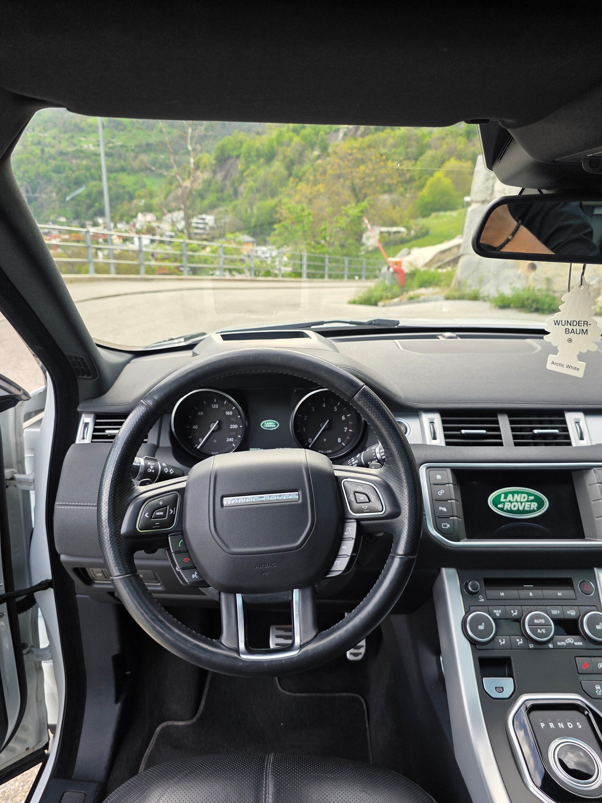 LAND ROVER Range Rover Evoque 2.0 Si4 HSE Dynamic AT9-image-6