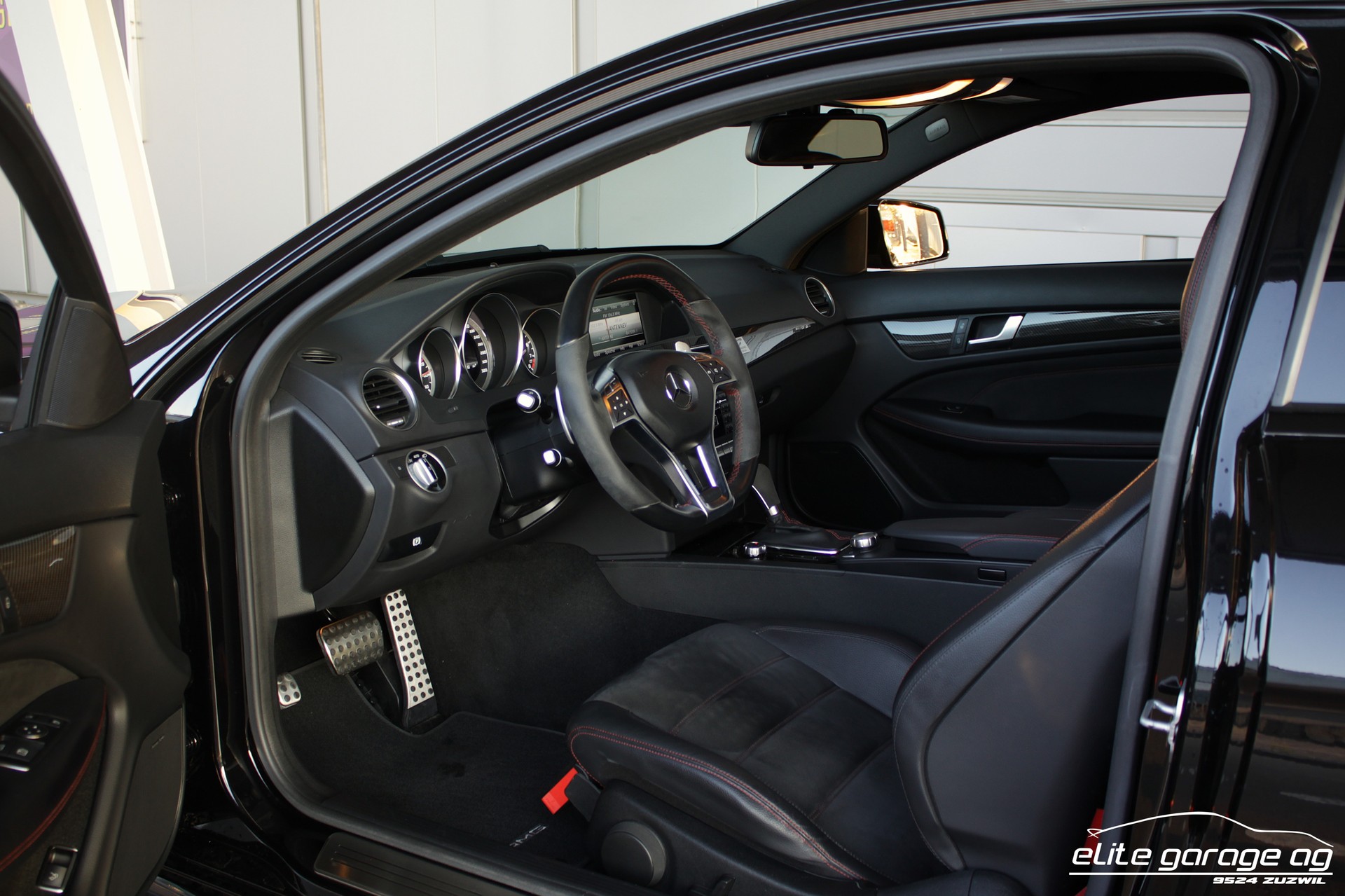MERCEDES-BENZ C 63 Coupé AMG Black Series ALL BLACK-image-13