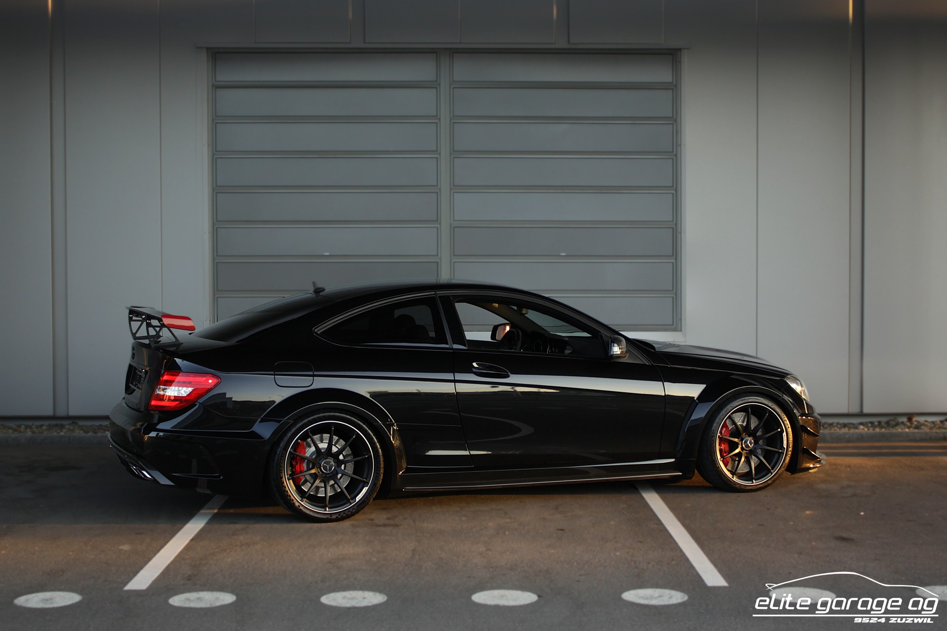 MERCEDES-BENZ C 63 Coupé AMG Black Series ALL BLACK-image-4