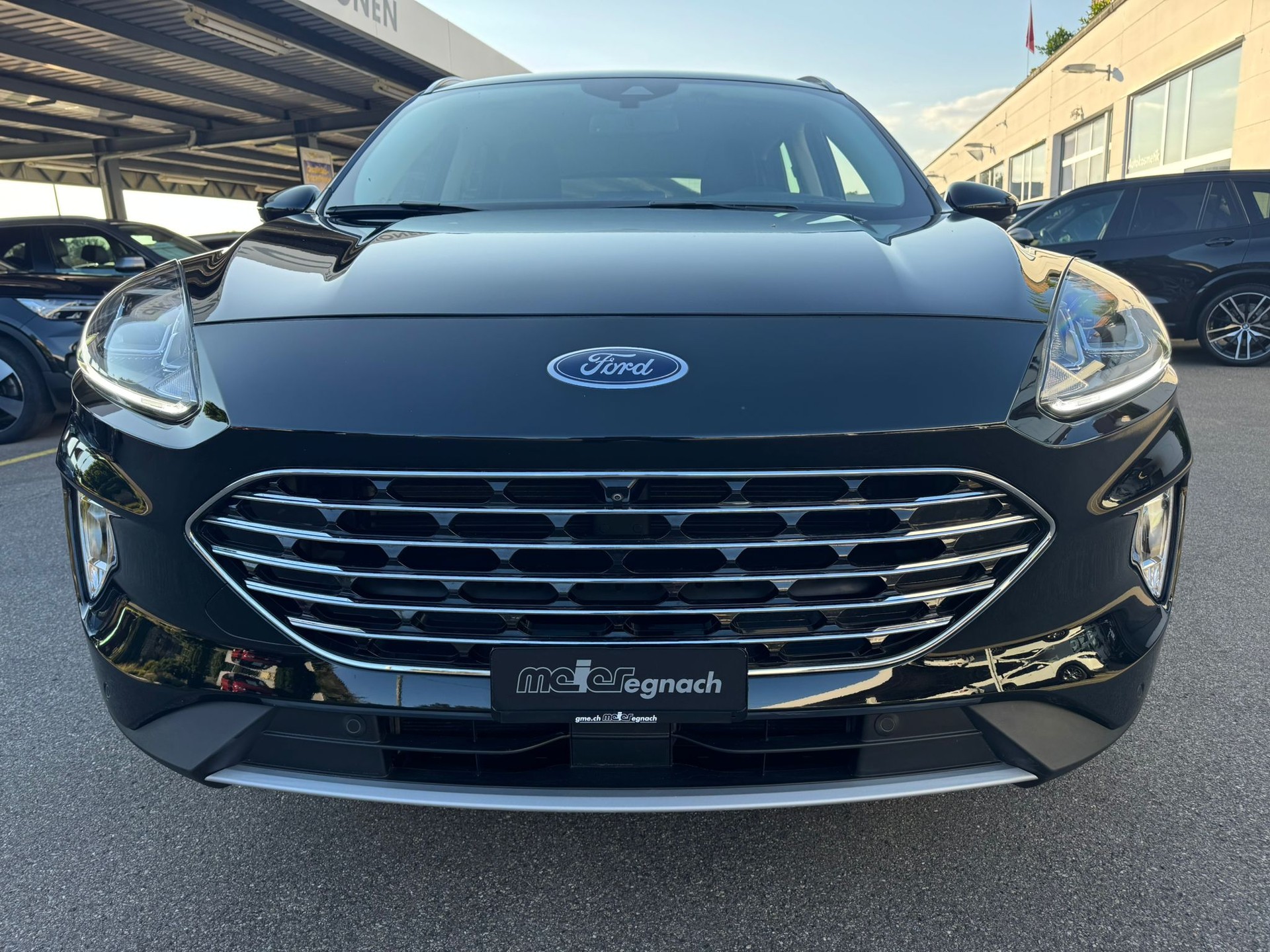 FORD Kuga 2.5 PHEV Titanium 2WD-image-2