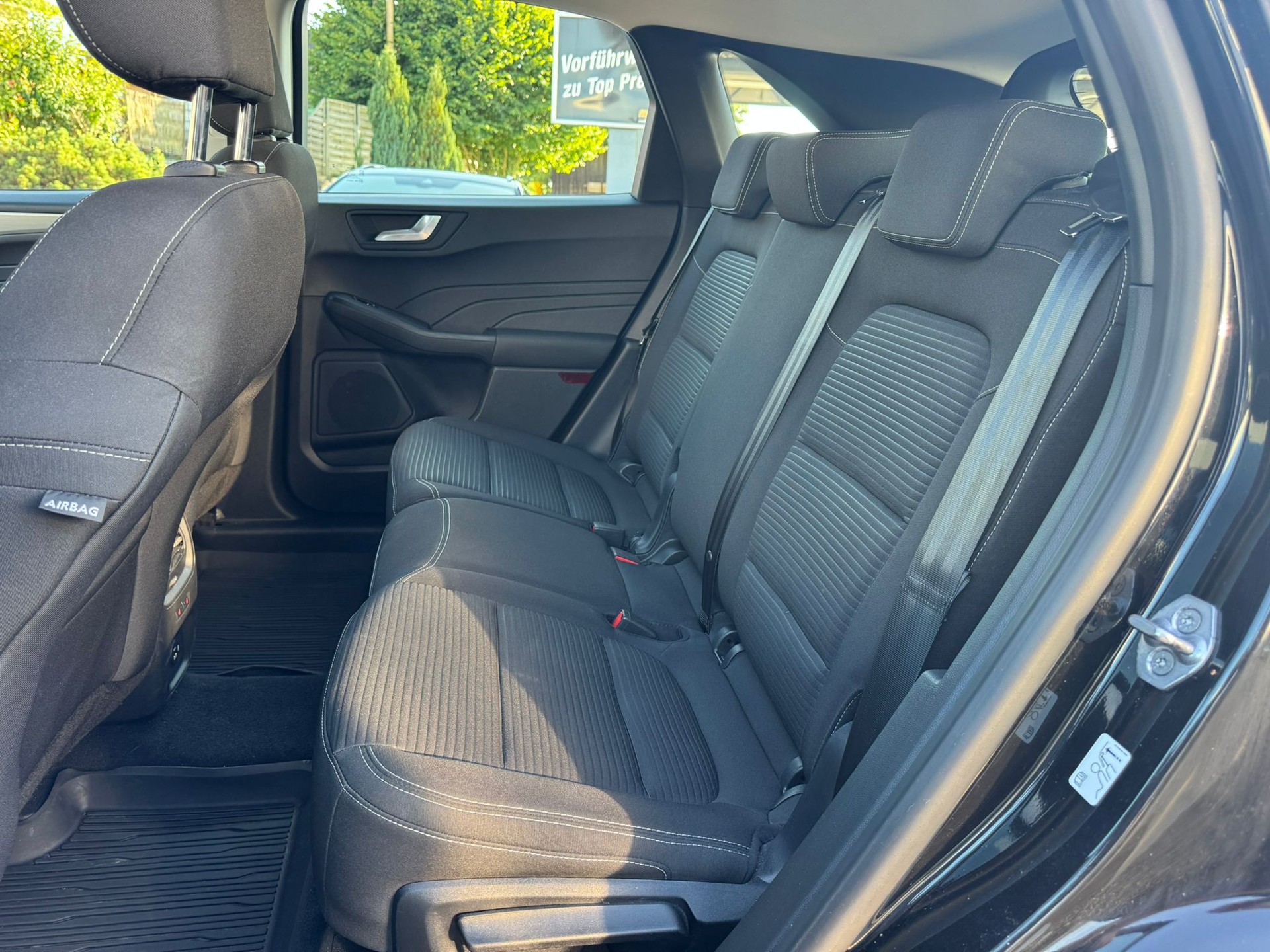 FORD Kuga 2.5 PHEV Titanium 2WD-image-9