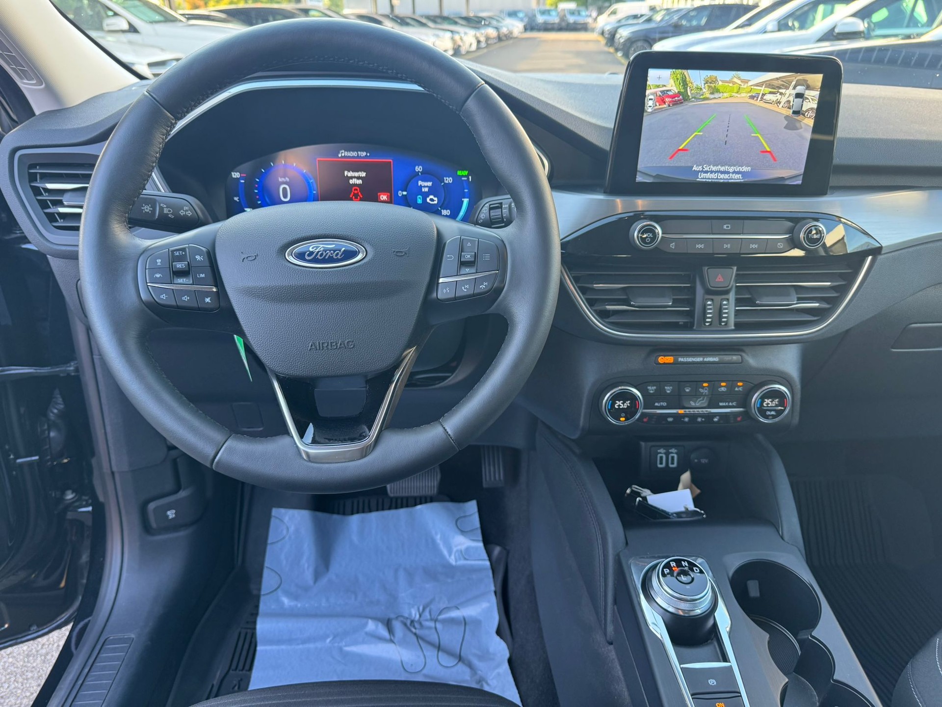FORD Kuga 2.5 PHEV Titanium 2WD-image-12