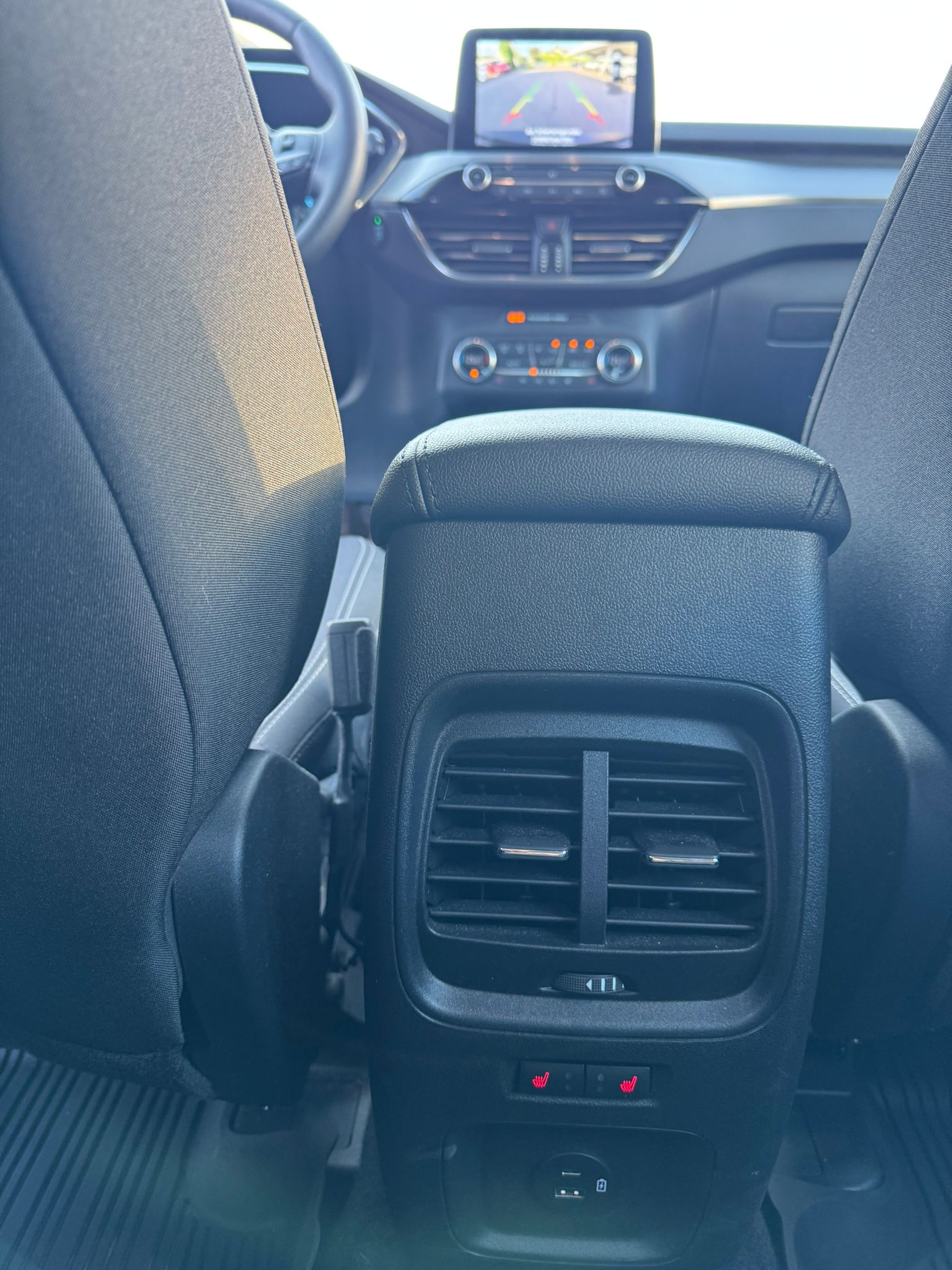 FORD Kuga 2.5 PHEV Titanium 2WD-image-13
