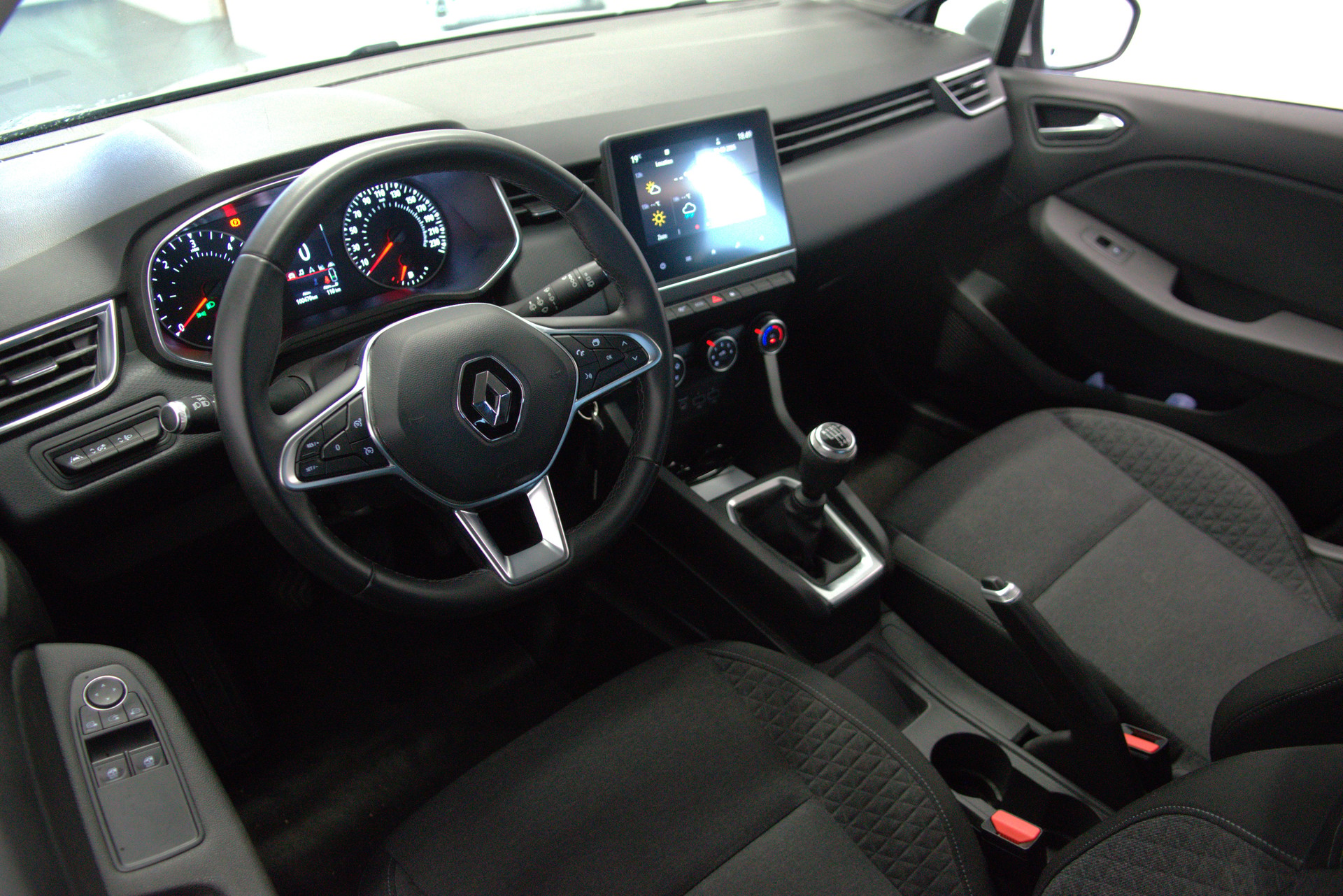 RENAULT Clio 1.5 DCI Zen-image-9