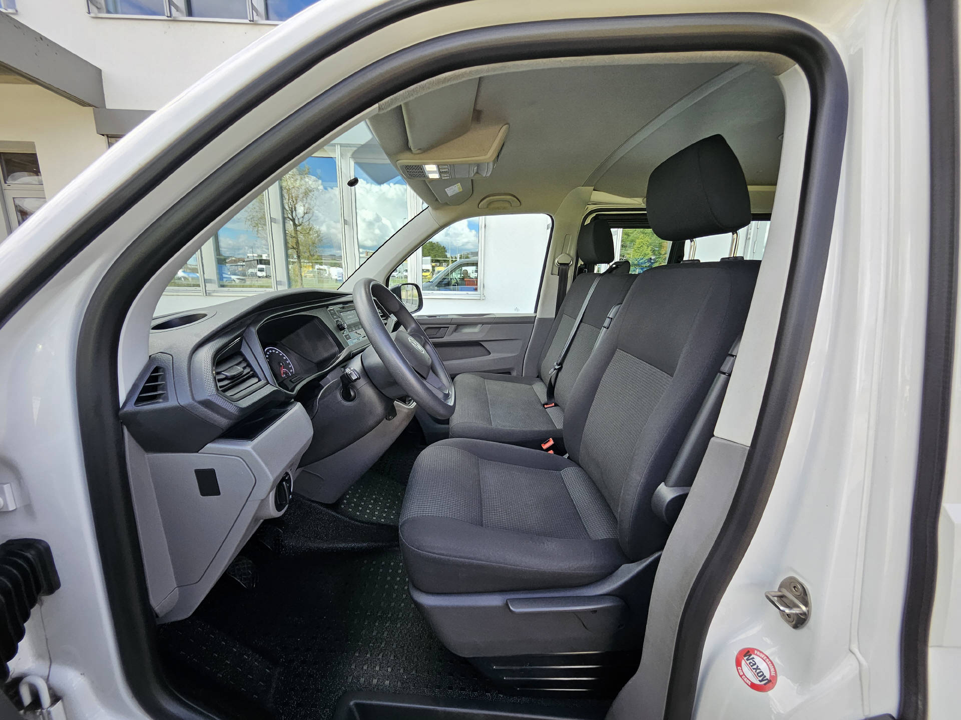 VW T6.1 Kombi 3000 2.0 TDI 150 DSG * Klima * Tempomat * Schiebetüre rechts + links * 9- Plätzer *-image-13